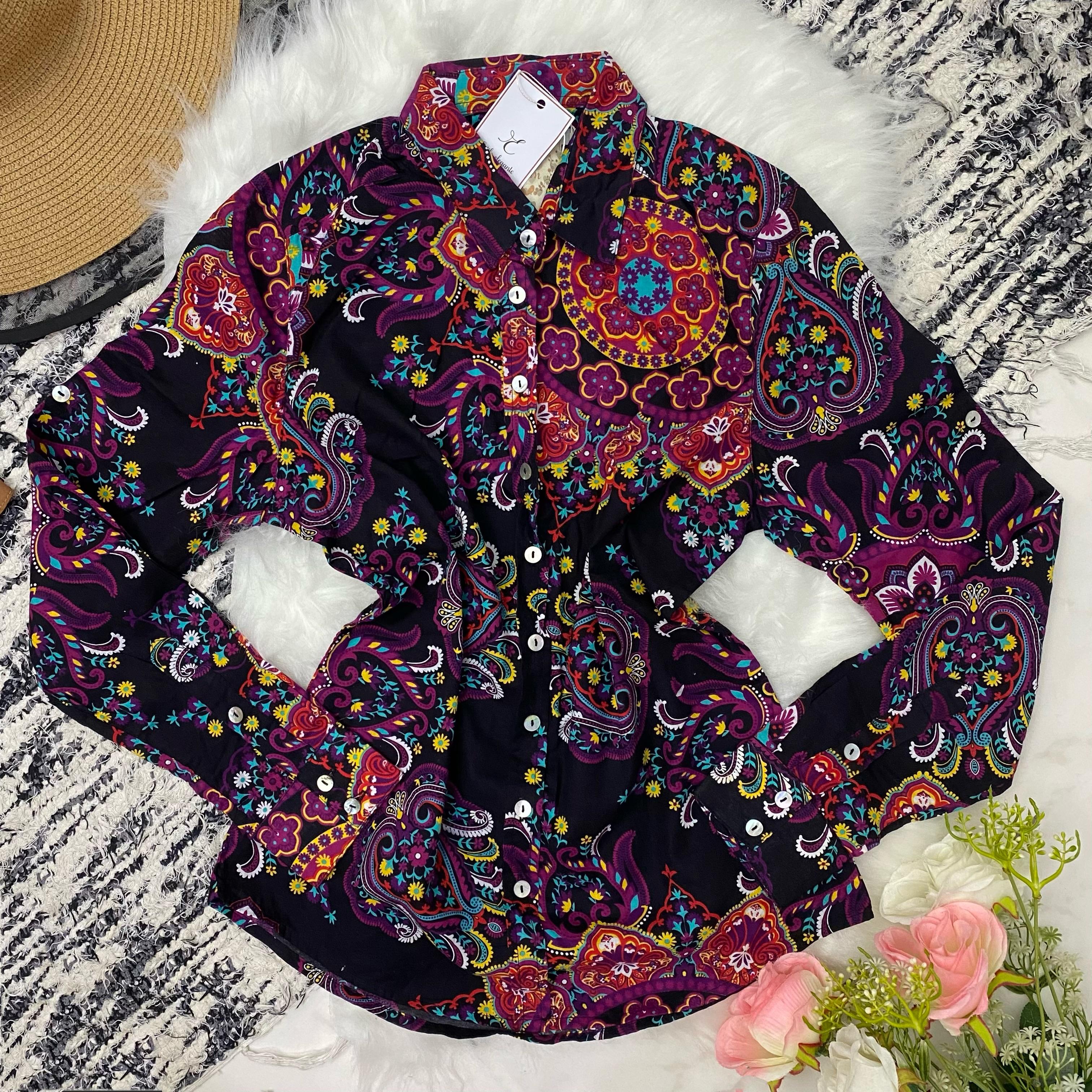 Blusa Estampada Paisley com Fechamento Frontal Tamanho M
