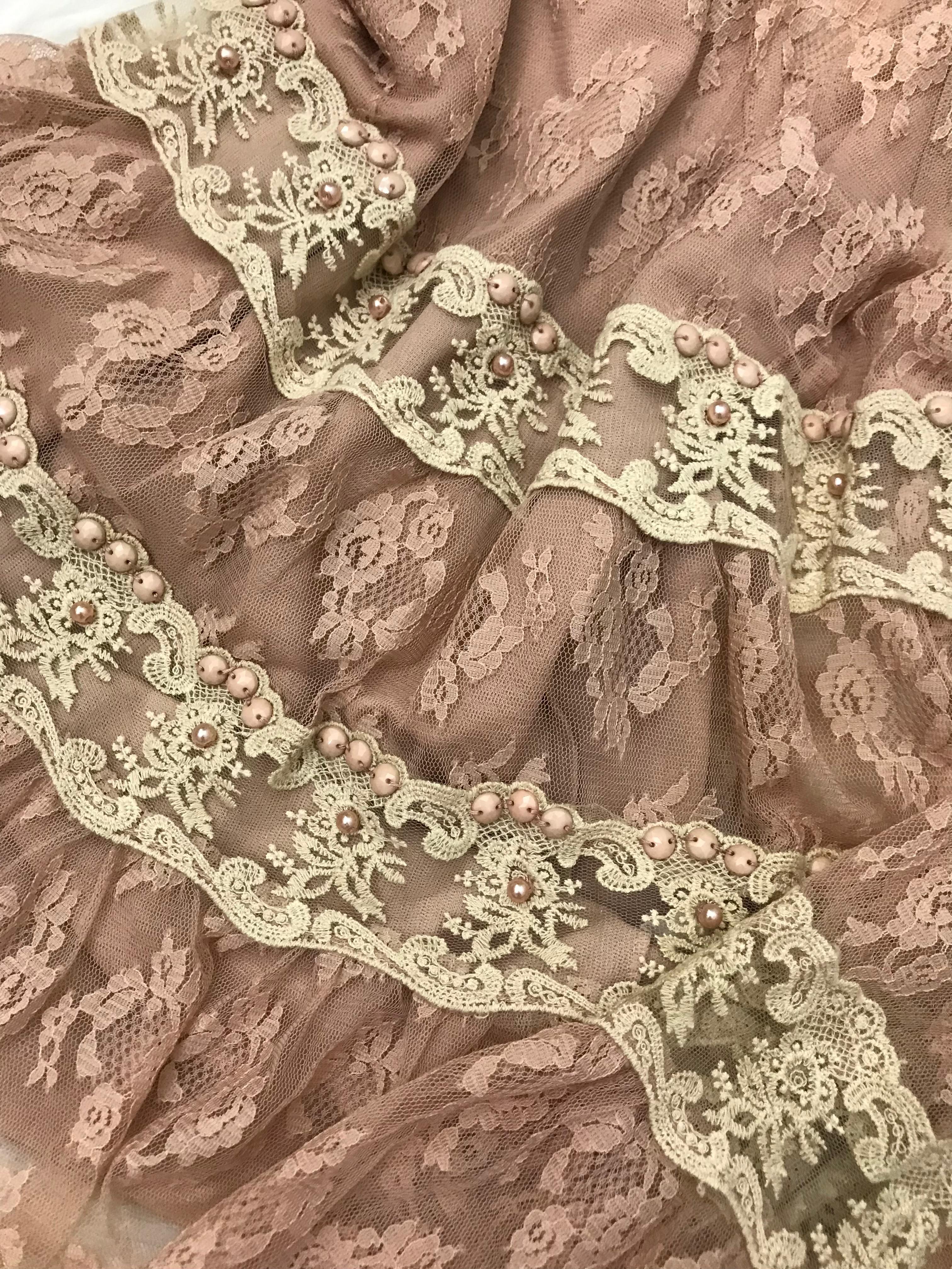 Blusa com renda delicada Tamanho M