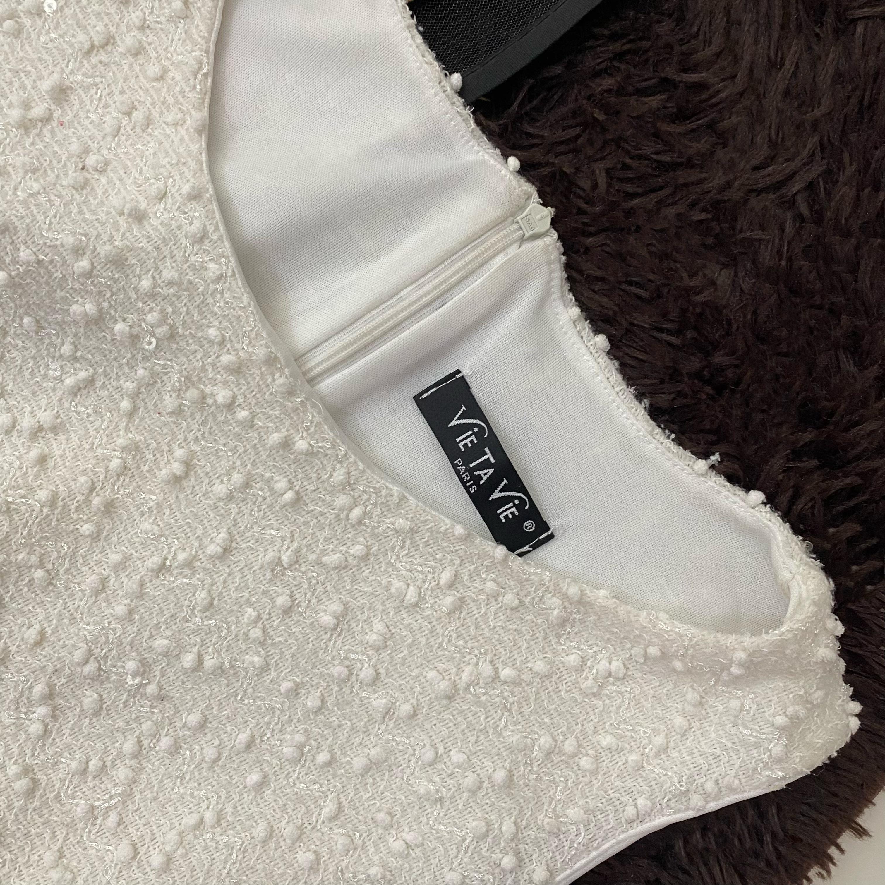 Vestido Elegante de Renda Texturizada Branca Tamanho M