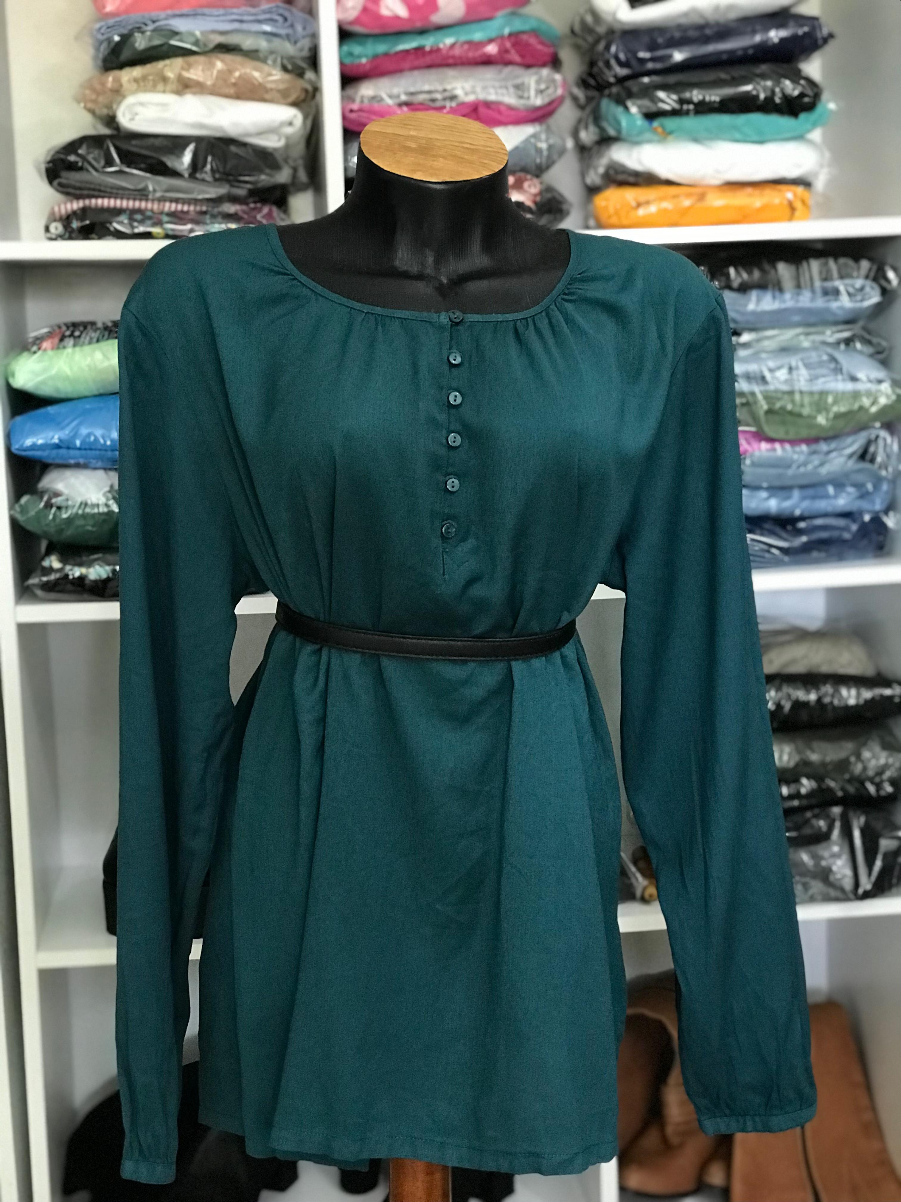 Blusa Feminina Verde Escura com Botões e Manga Longa Tamanho G