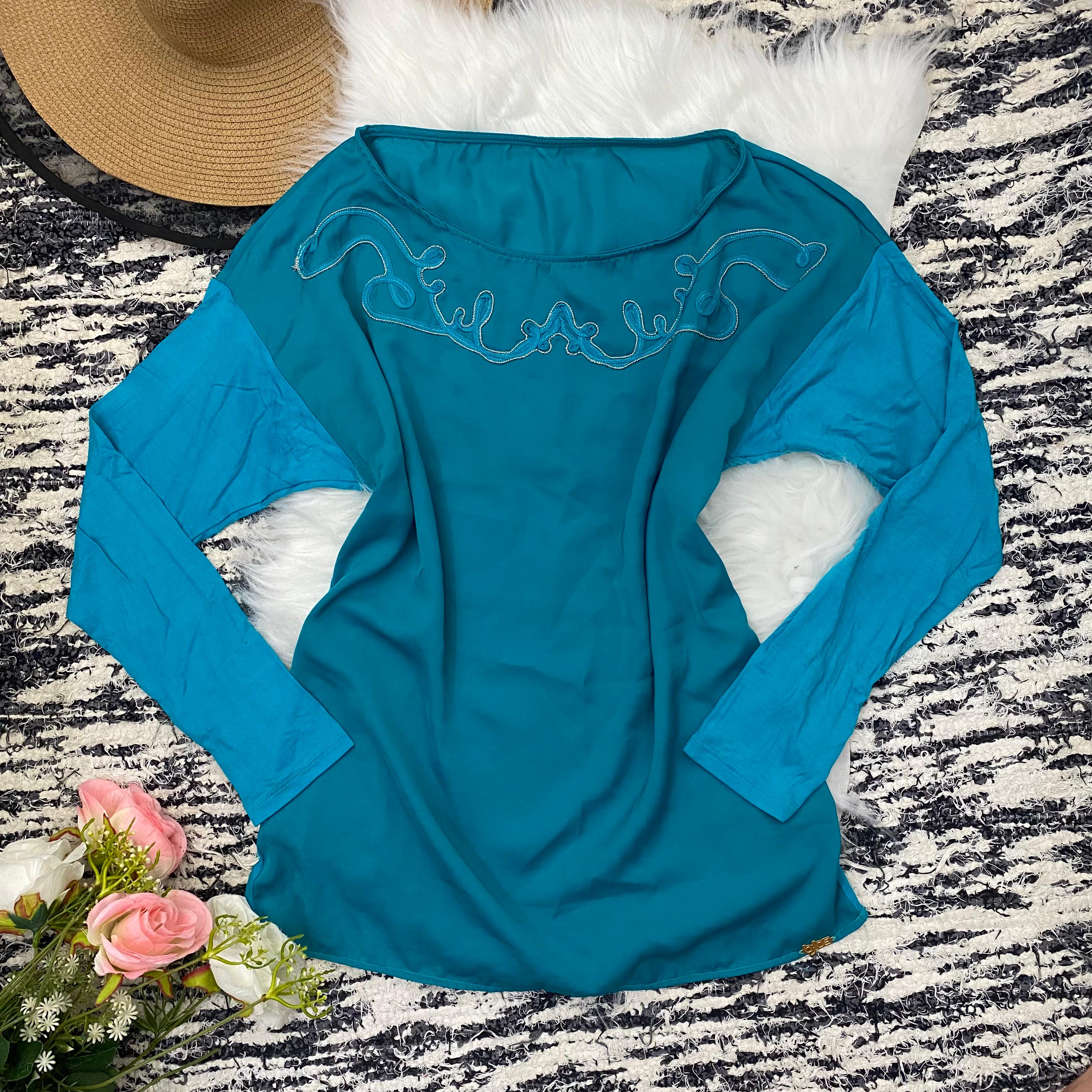 Blusa Azul com Detalhes Prateados - Tam G