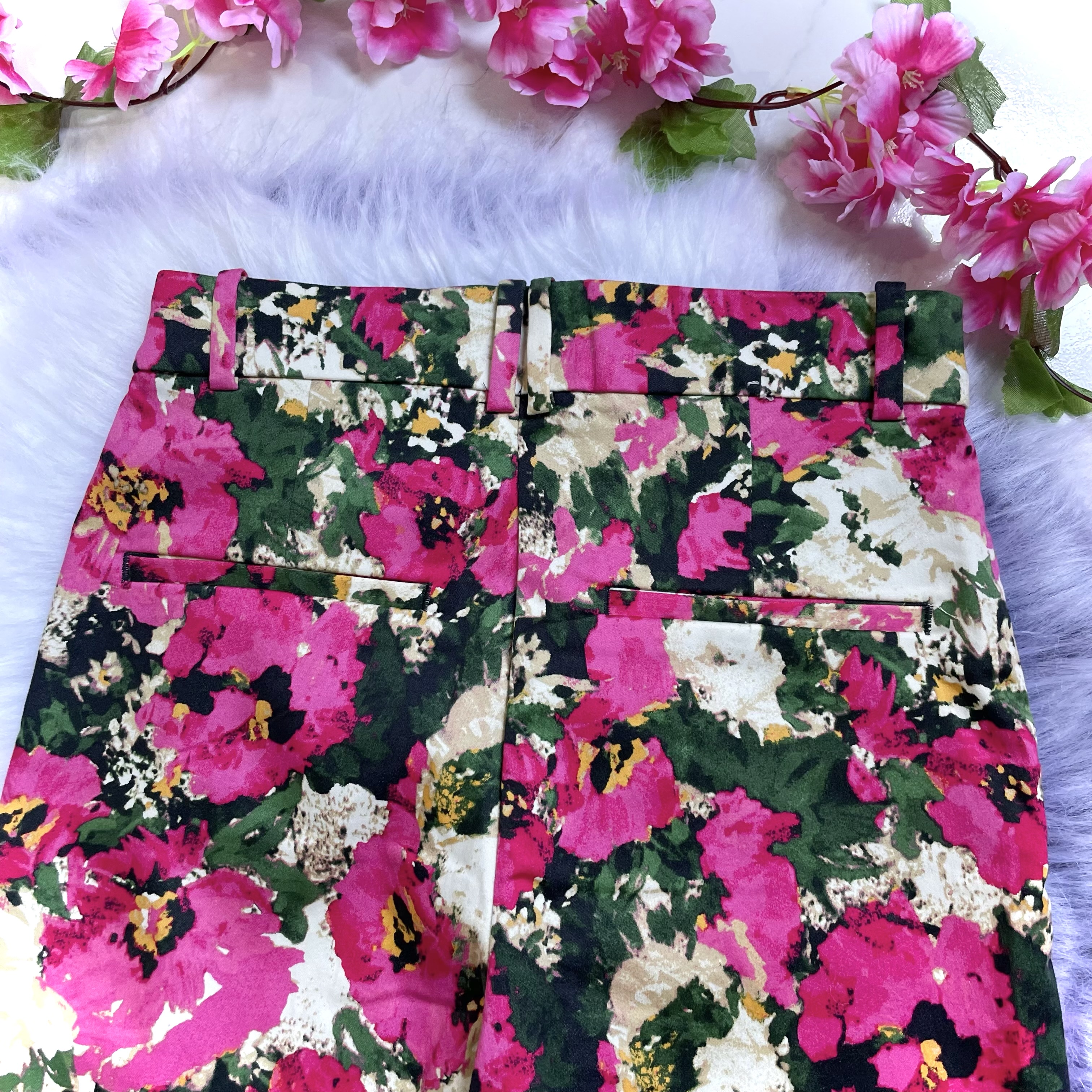 Calça floral colorida