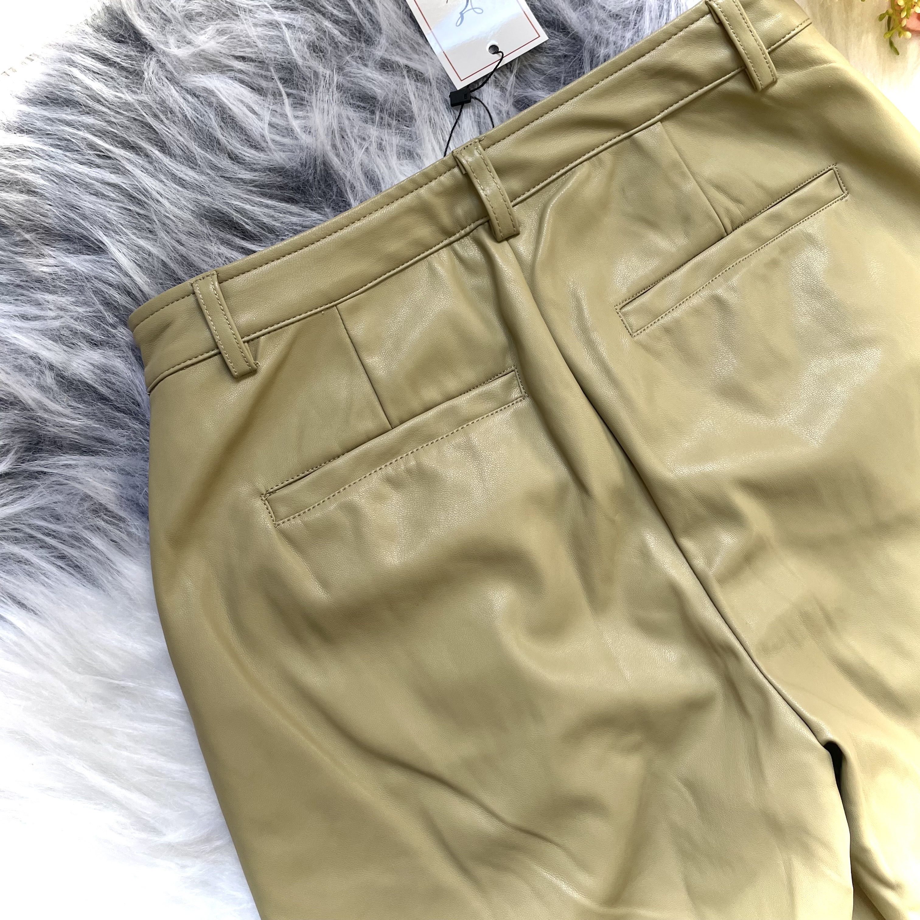 Bermuda - Material Sintético 