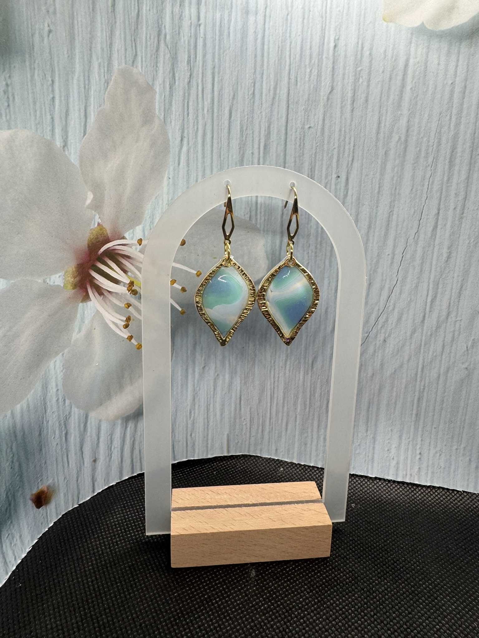 Elegant Teardrop dangle earrings
