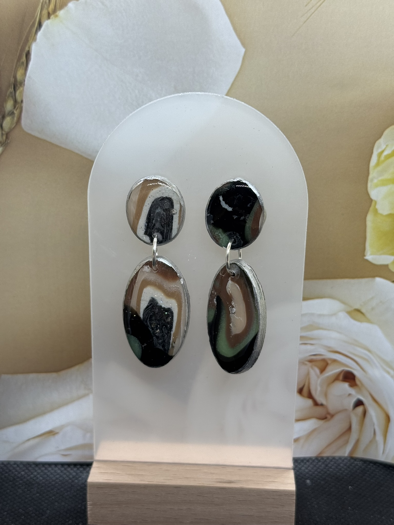 Geometric dangle earrings