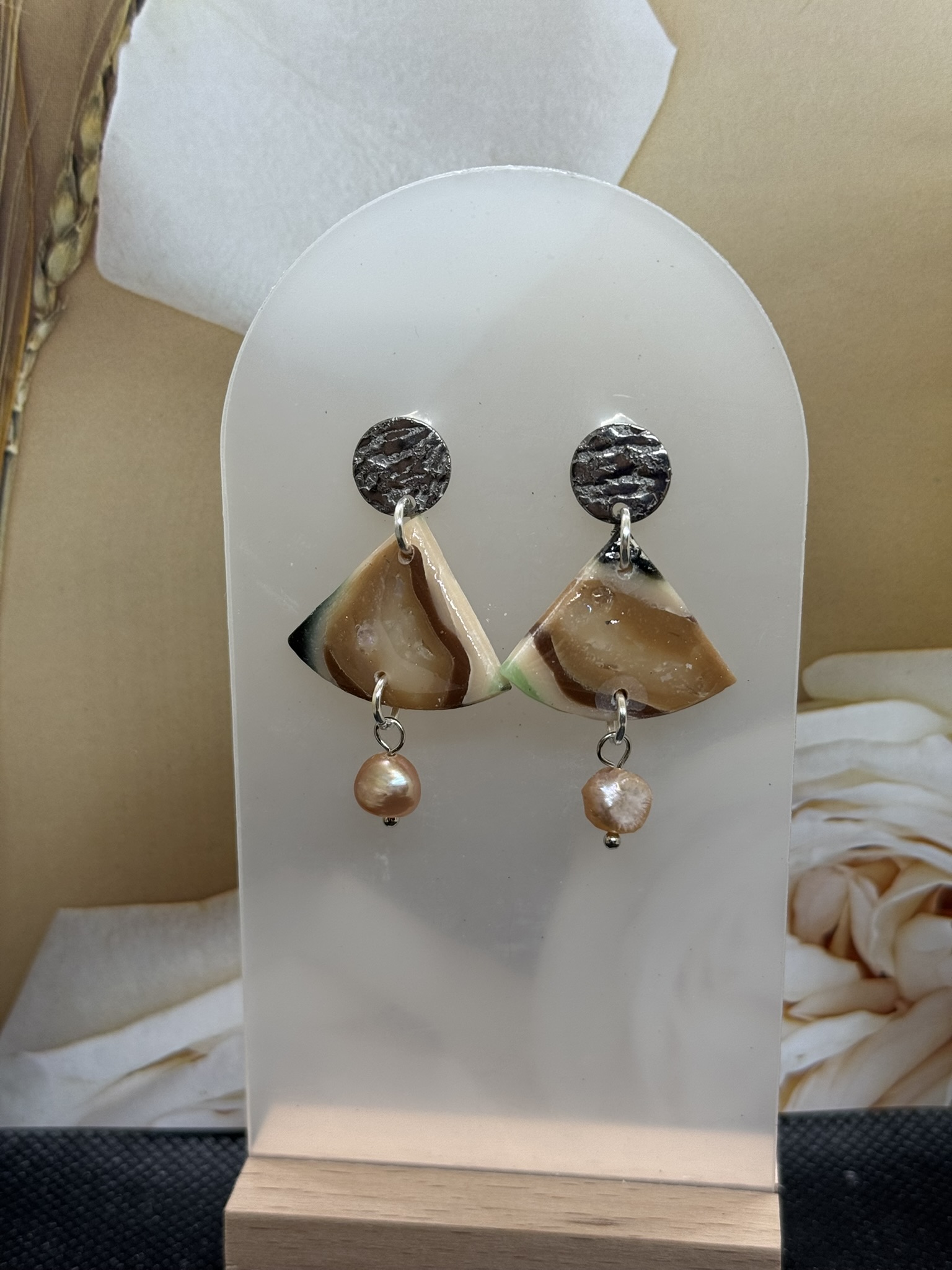 Contemporary faux agate with beige pearl drop