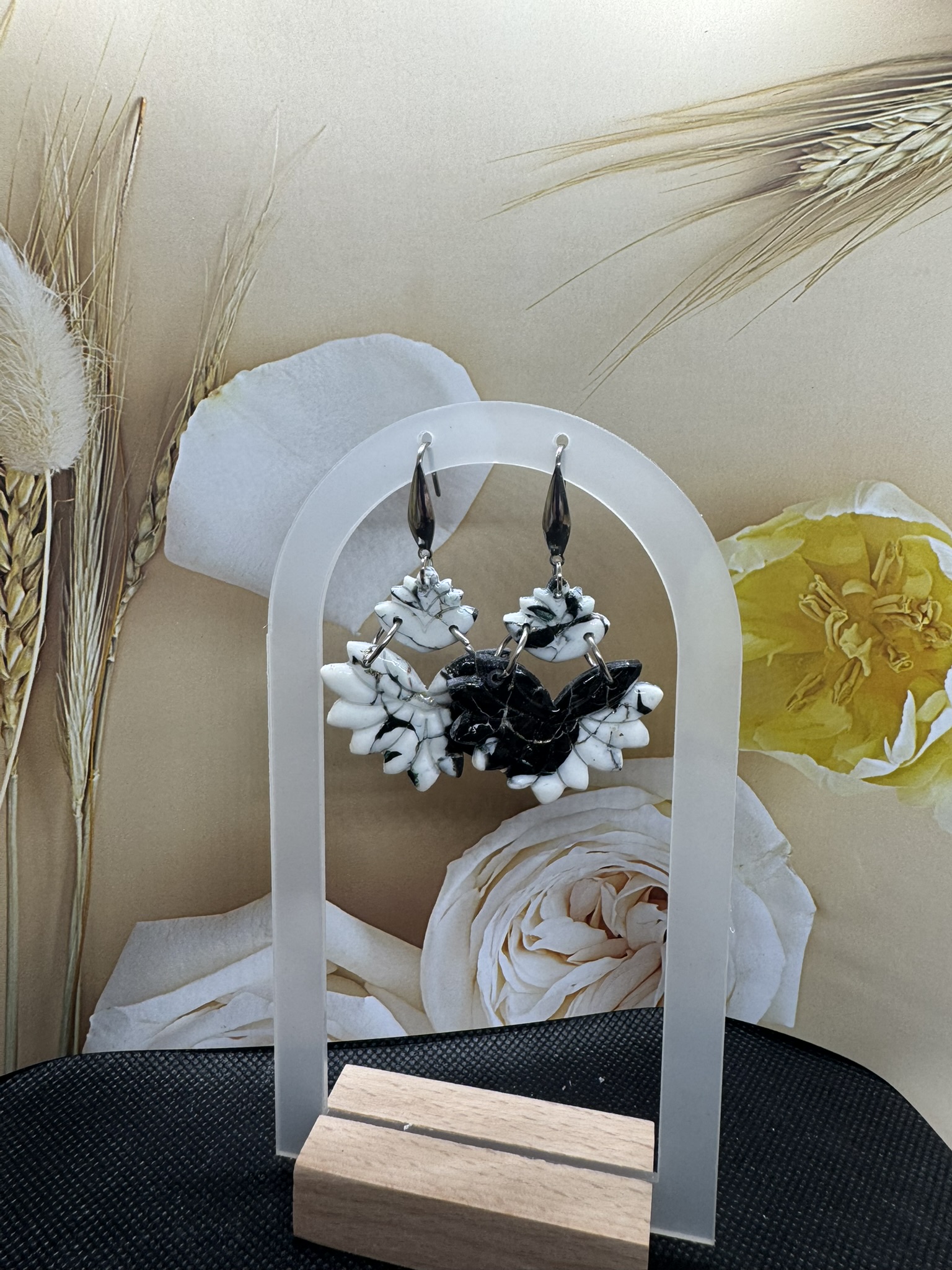 Faux Marble Design Flower Earrings