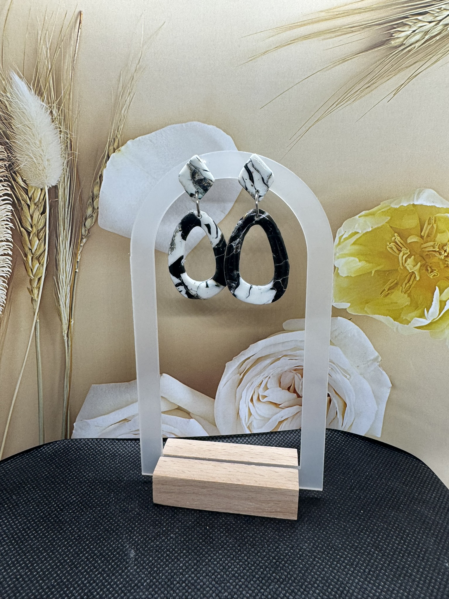Contemporary oval hook dangle earrings