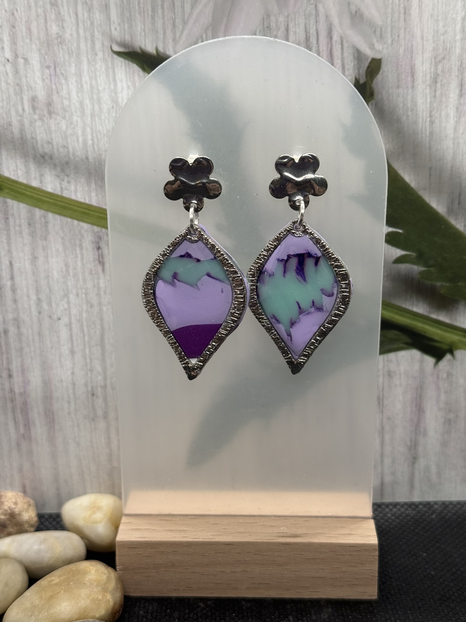Flower Stud and Artesian Drop