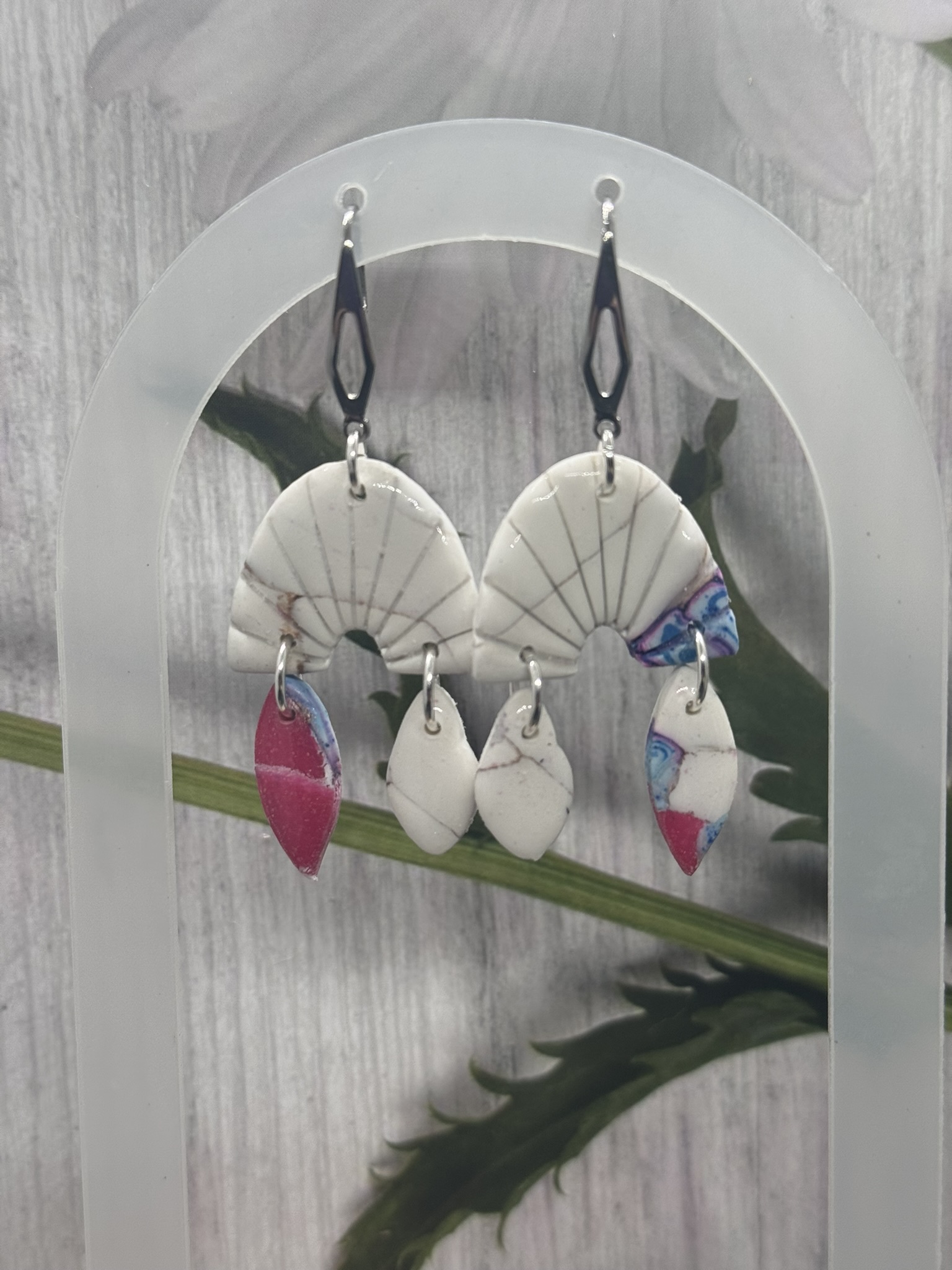 Geometric Fan Dangles