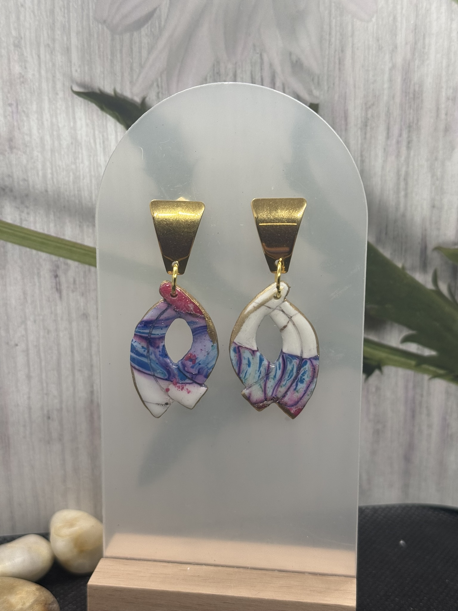 Ribbon Style Dangle