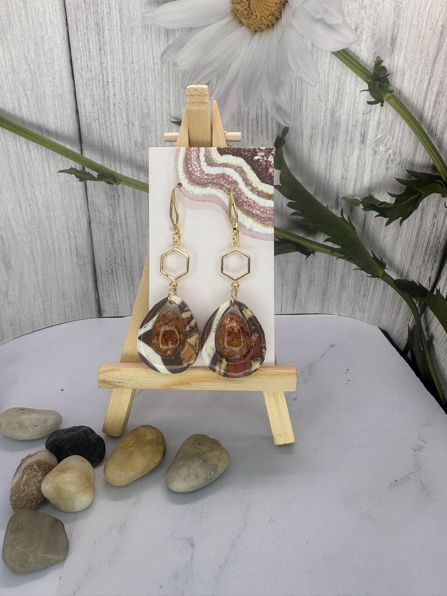 Geometric Faux Terarza Faux Stone and Resin Floral Center