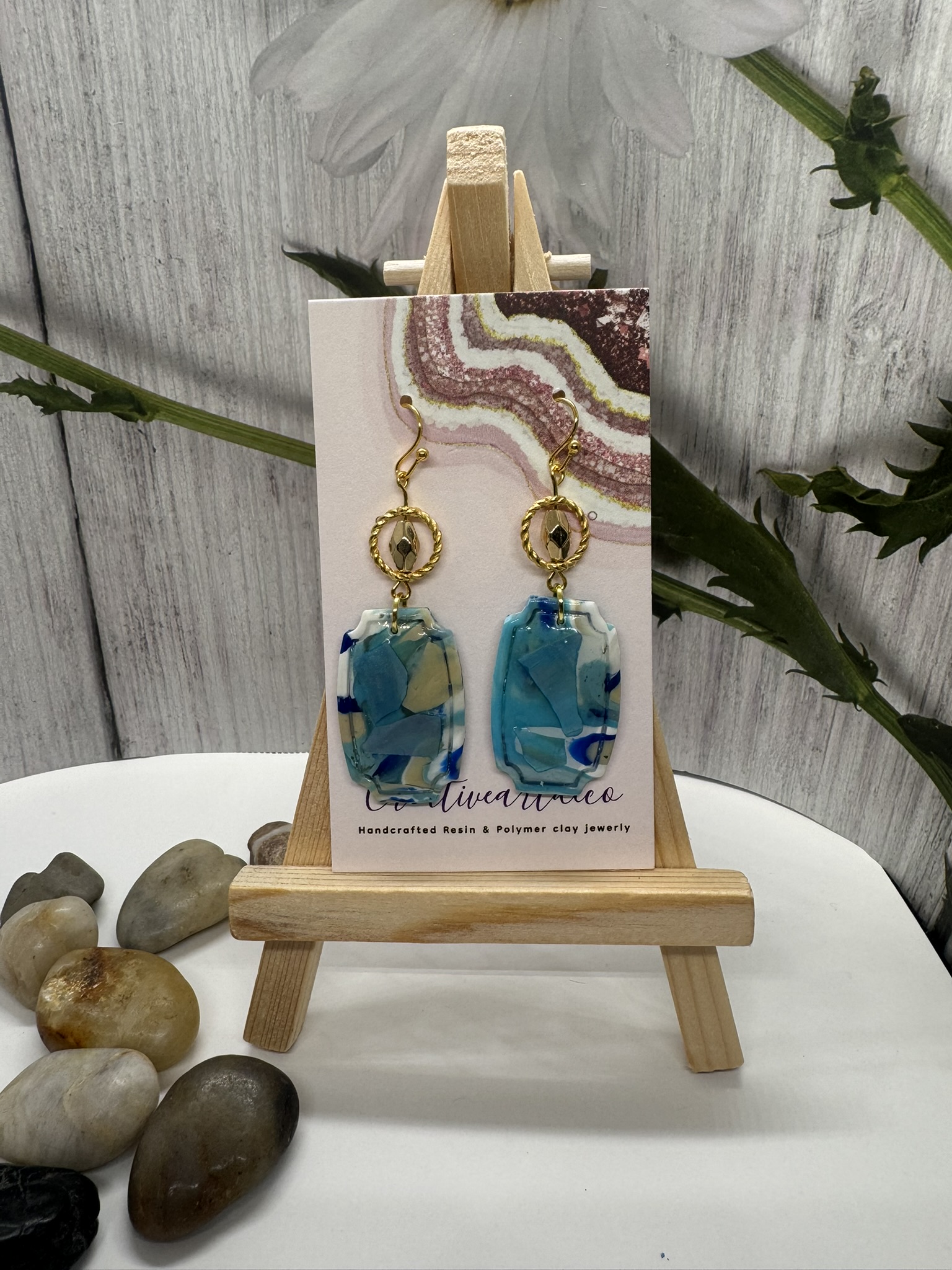 Frame Design Faux Blue Scheelite and Blue Abalone 