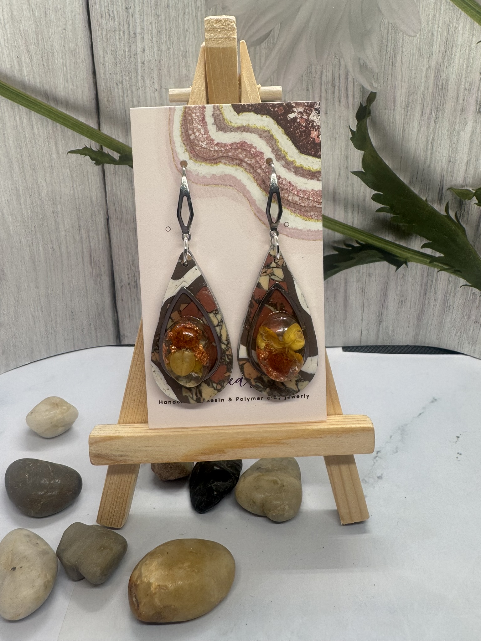 Statement Terarza Faux Stone and Flowers In Resin