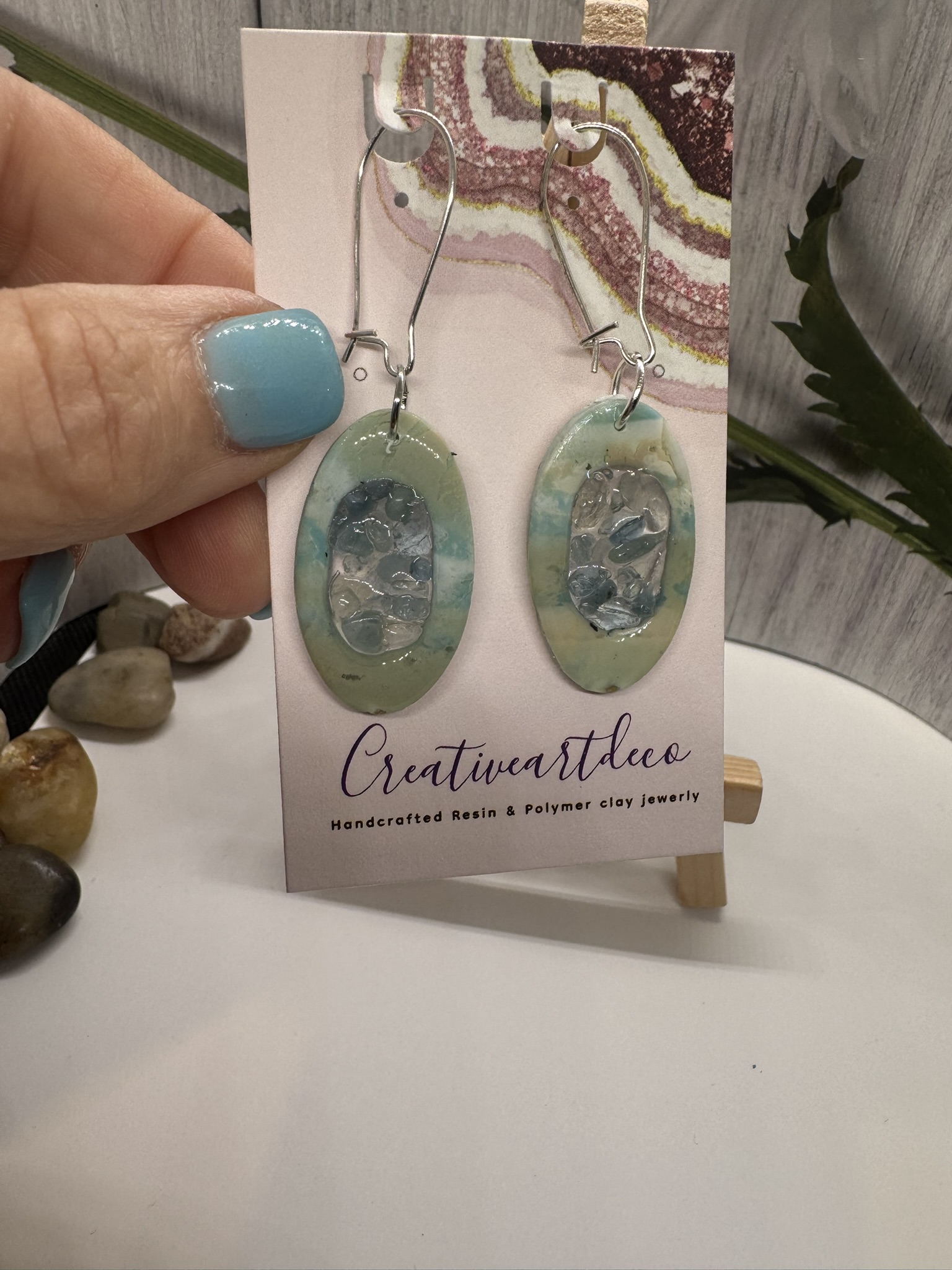 Faux Blue Scheelite Open Oval with Topaz Gemstones in Resin