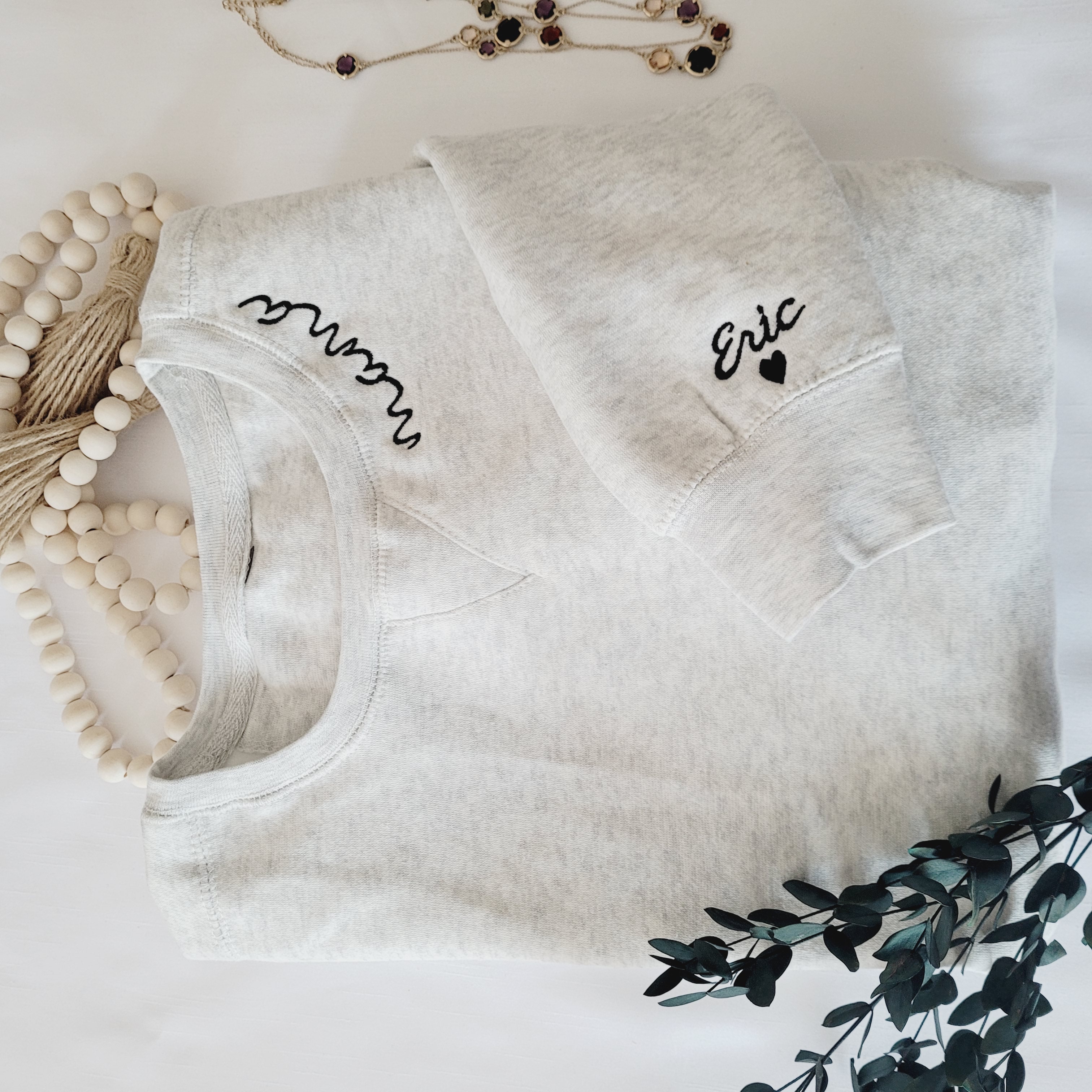 Mama - neck & sleeve