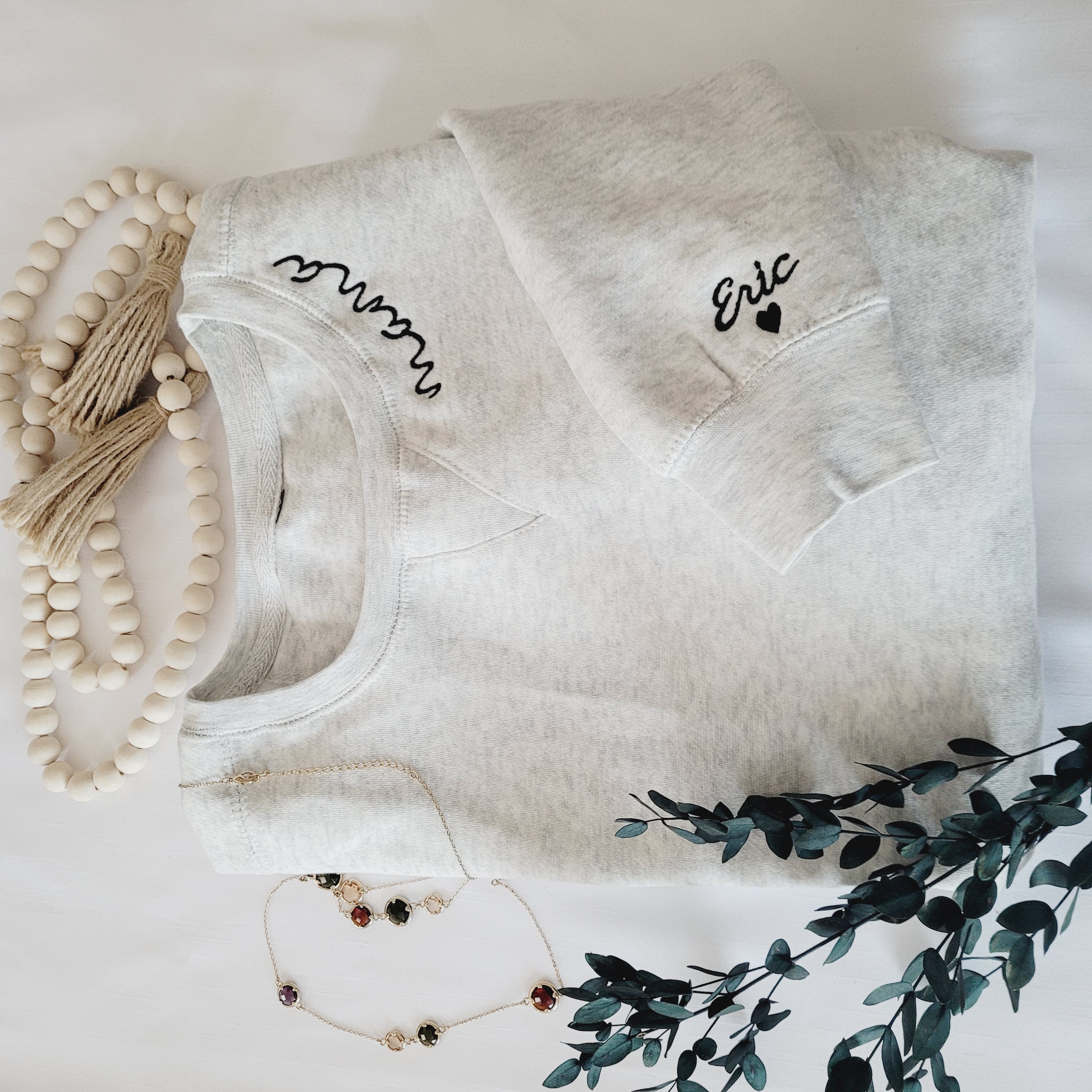 Mama - neck & sleeve