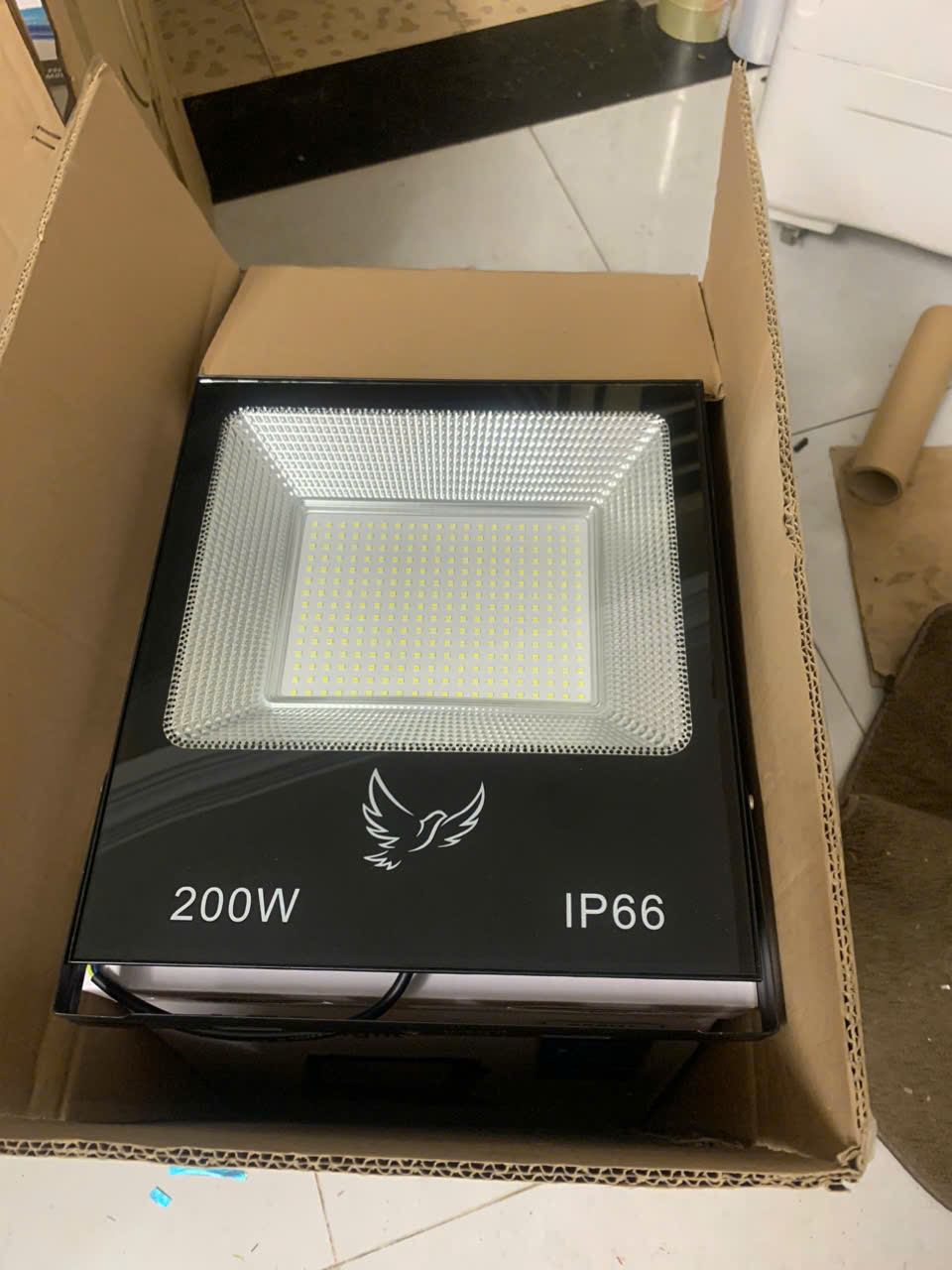 ĐÈN PHA LED CHIP SMD THƯƠNG HIỆU BỒ CÂU - DÙNG ĐIỆN 220V