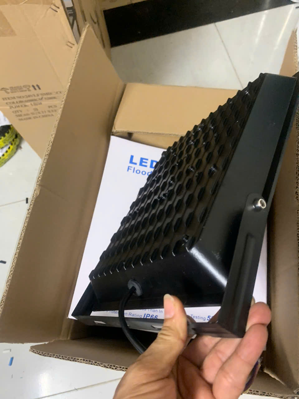 ĐÈN PHA LED CHIP SMD THƯƠNG HIỆU BỒ CÂU - DÙNG ĐIỆN 220V