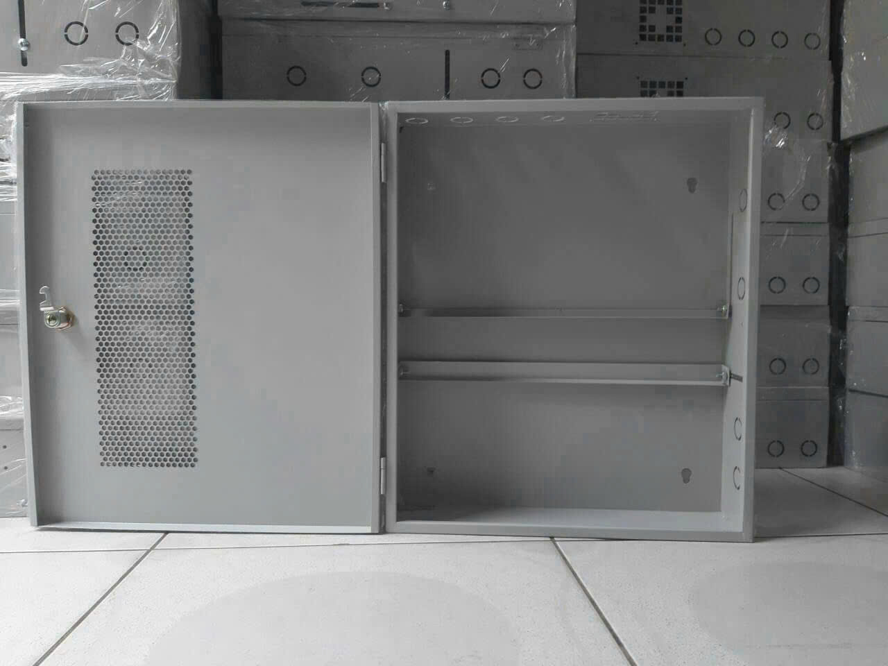 Tủ đầu ghi hình camera ổ khóa SIZE TO 56cm 45cm 12cm