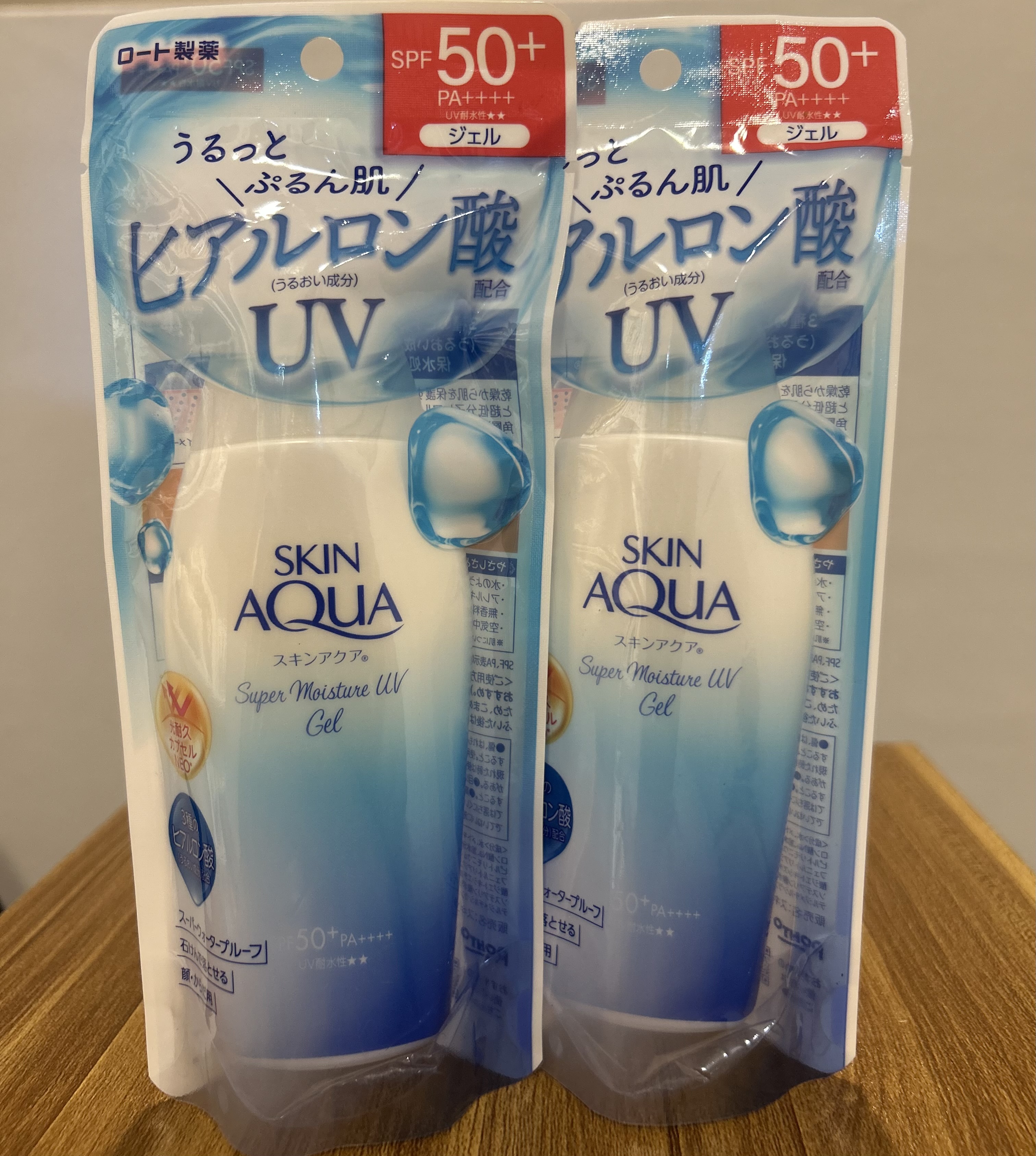 Skin Aqua UV Super Moisture Gel SPF 50+ PA++++. 