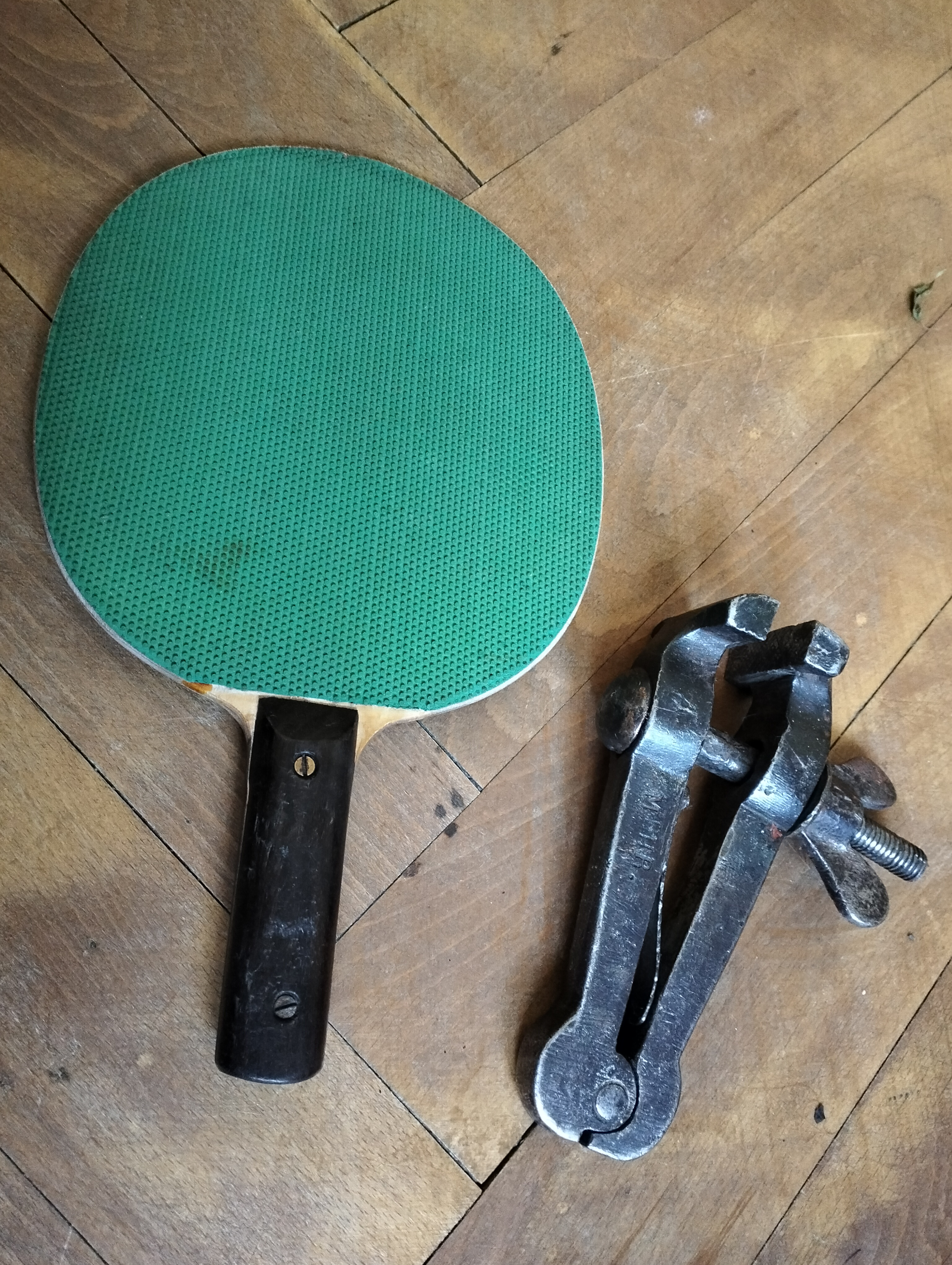 🏓 Vintage Table Tennis Racket – Pre-Sponge Era (c. 1935–1952)