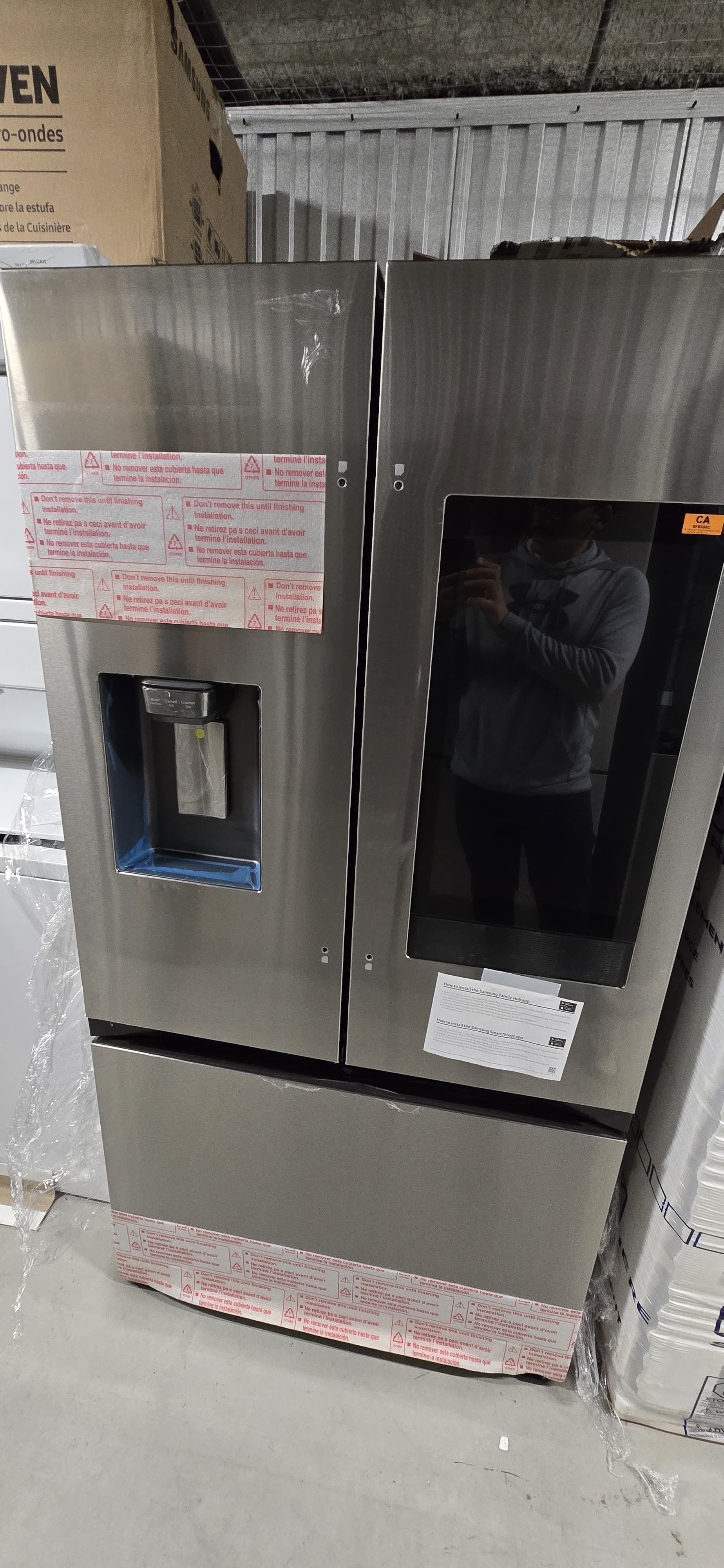 Samsung RF32CG5900SR Family hub 36-inch W 30 cu. ft. French Door Refrigerator in Stainless Steel, Standard Depth - ENERGY STAR® 