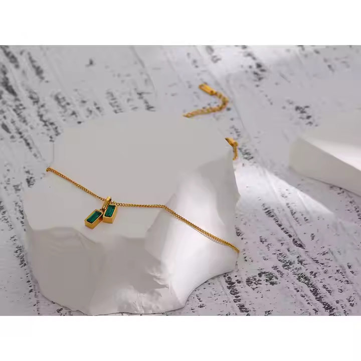 Colar Pendente Zirconia Verde - Dourado