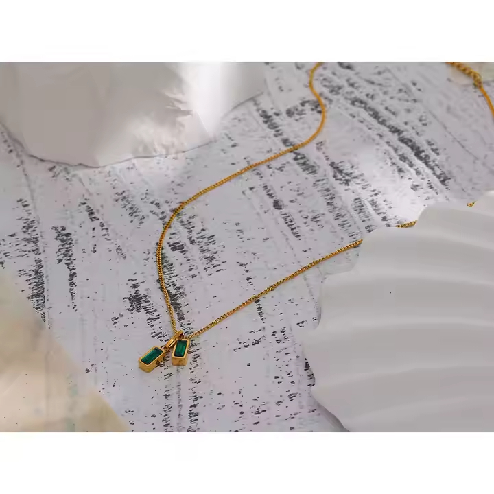 Colar Pendente Zirconia Verde - Dourado