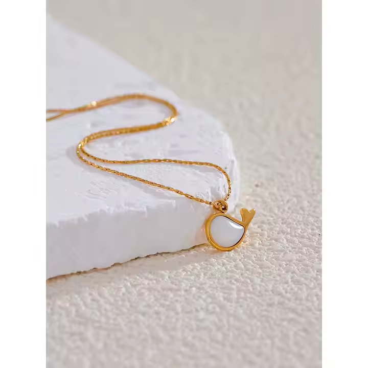 Colar Pingente Baleia - Dourado