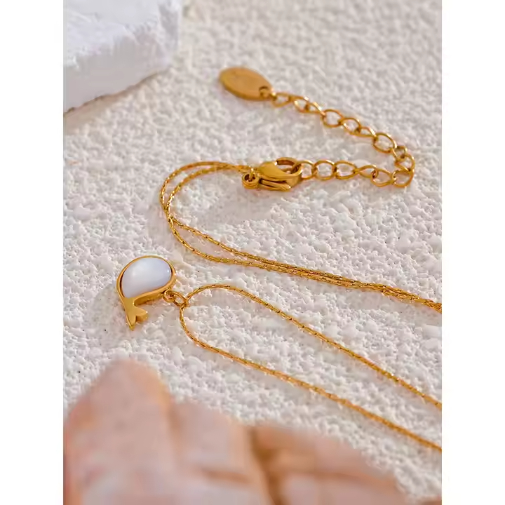 Colar Pingente Baleia - Dourado