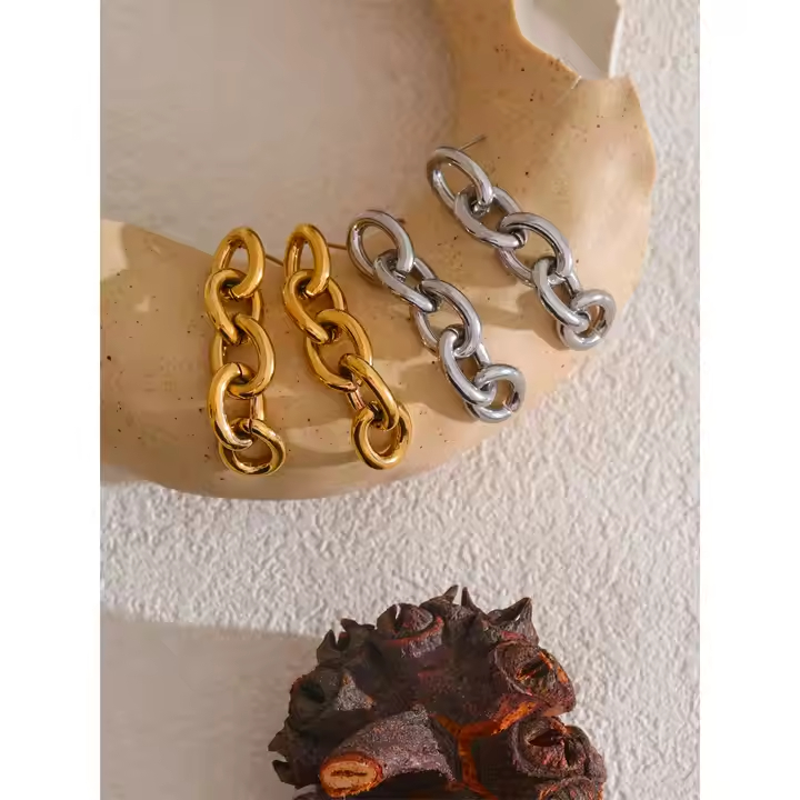 Brincos Correntes minimalista - Dourado