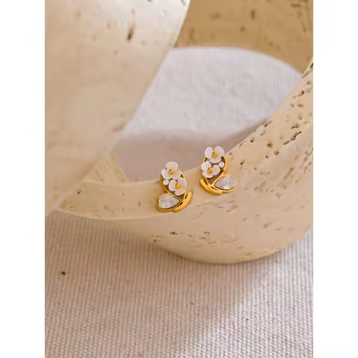 Brincos Flores Zirconia e Madre-Pérola - Dourado