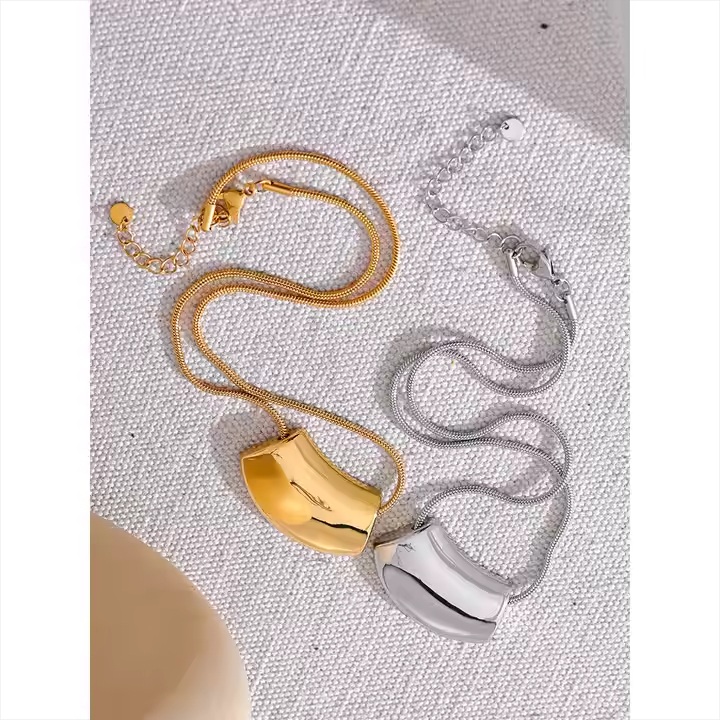 Colar Placa Minimalista - Dourado