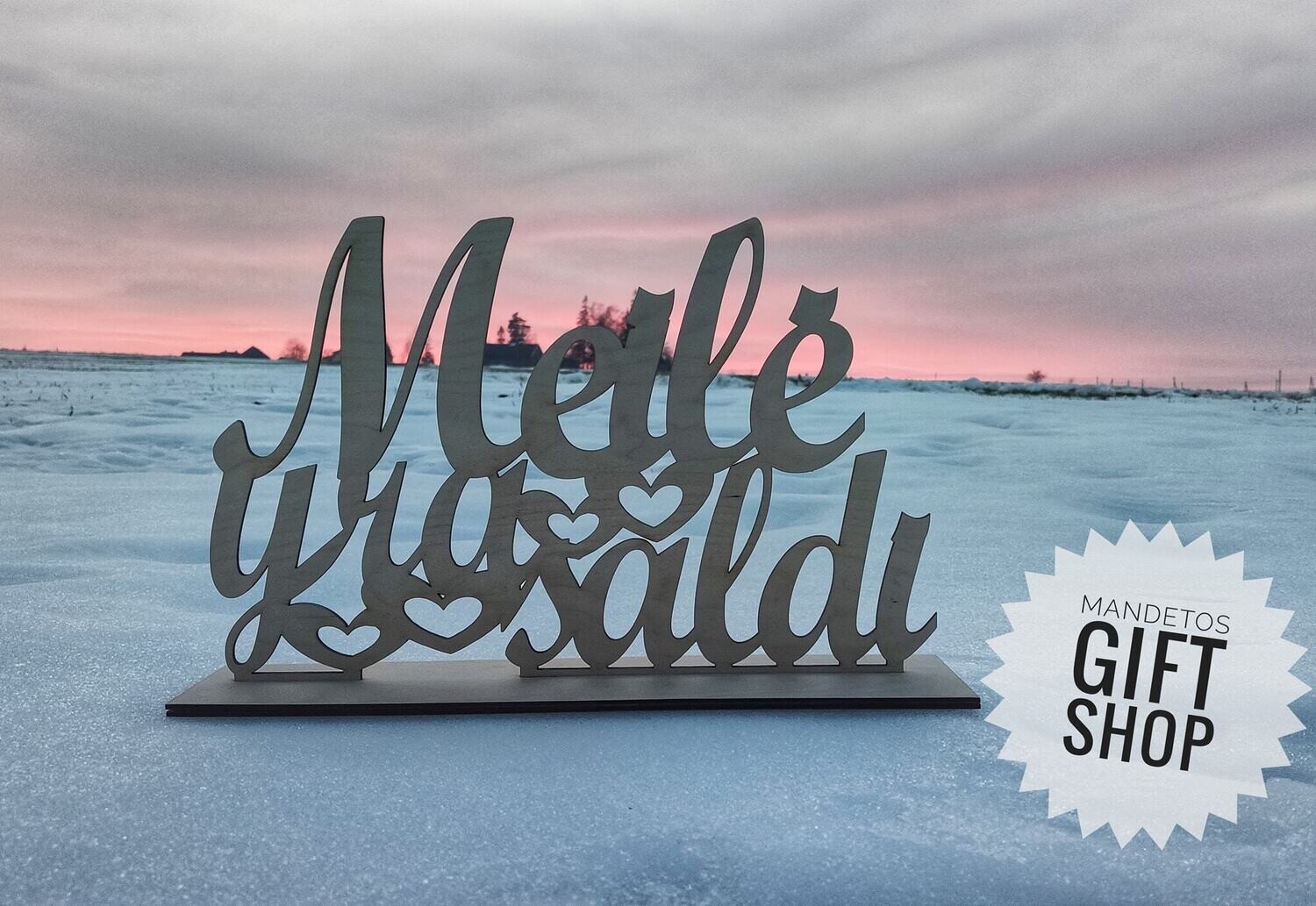 Užrašas "Meilė yra saldi"