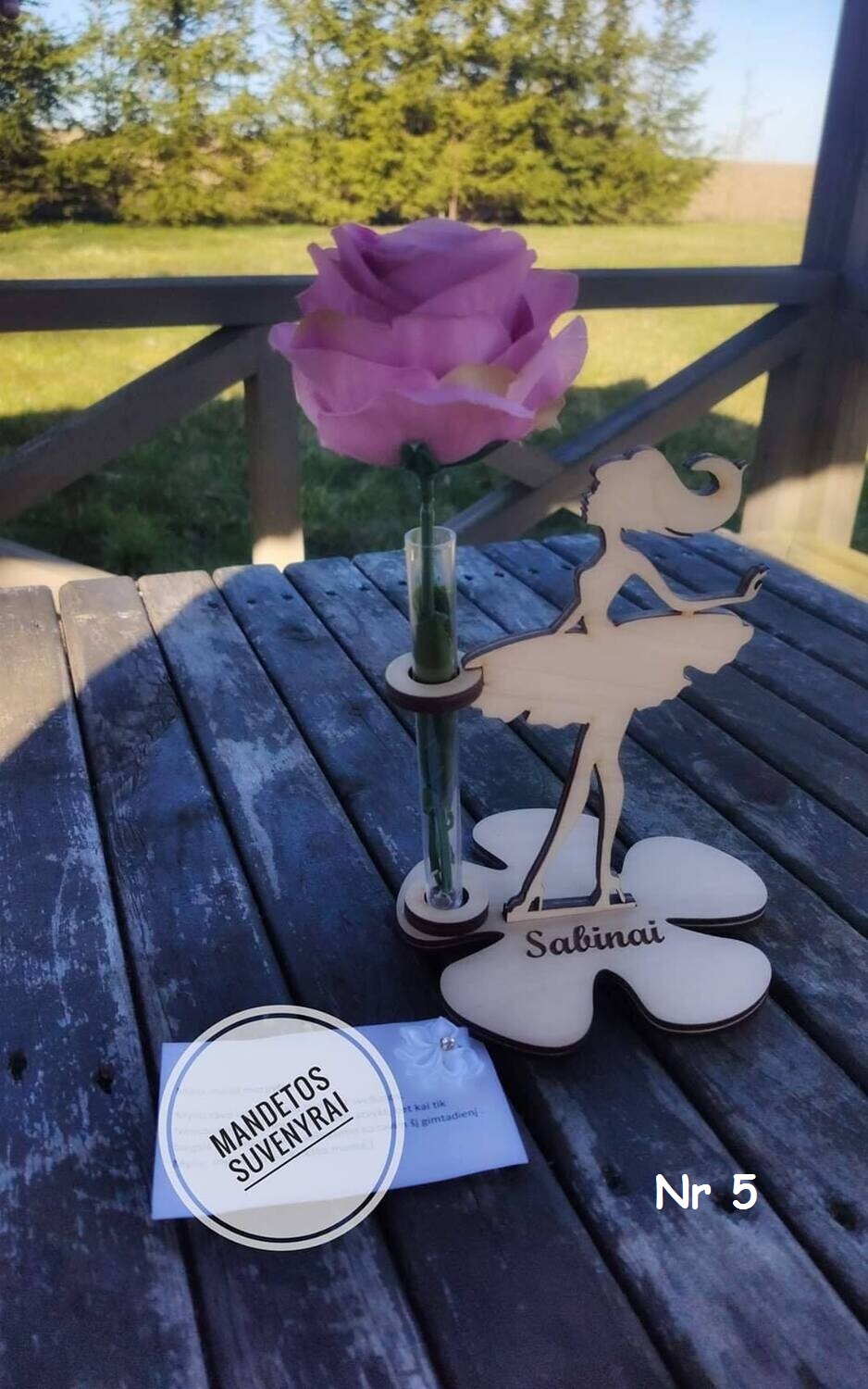 Medinė kompozicija su kolbele