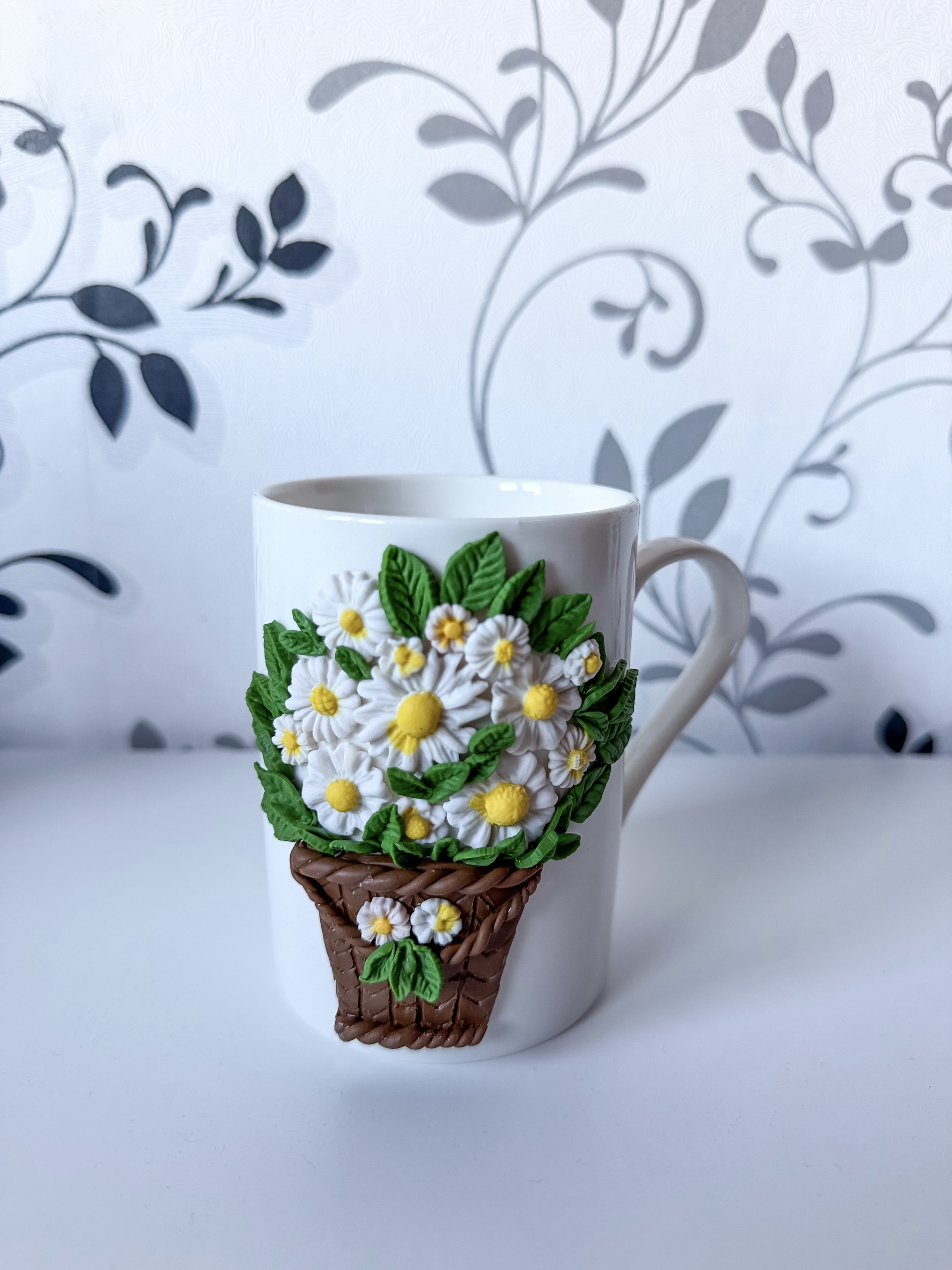 Dekoruotas puodelis “Ramunės”