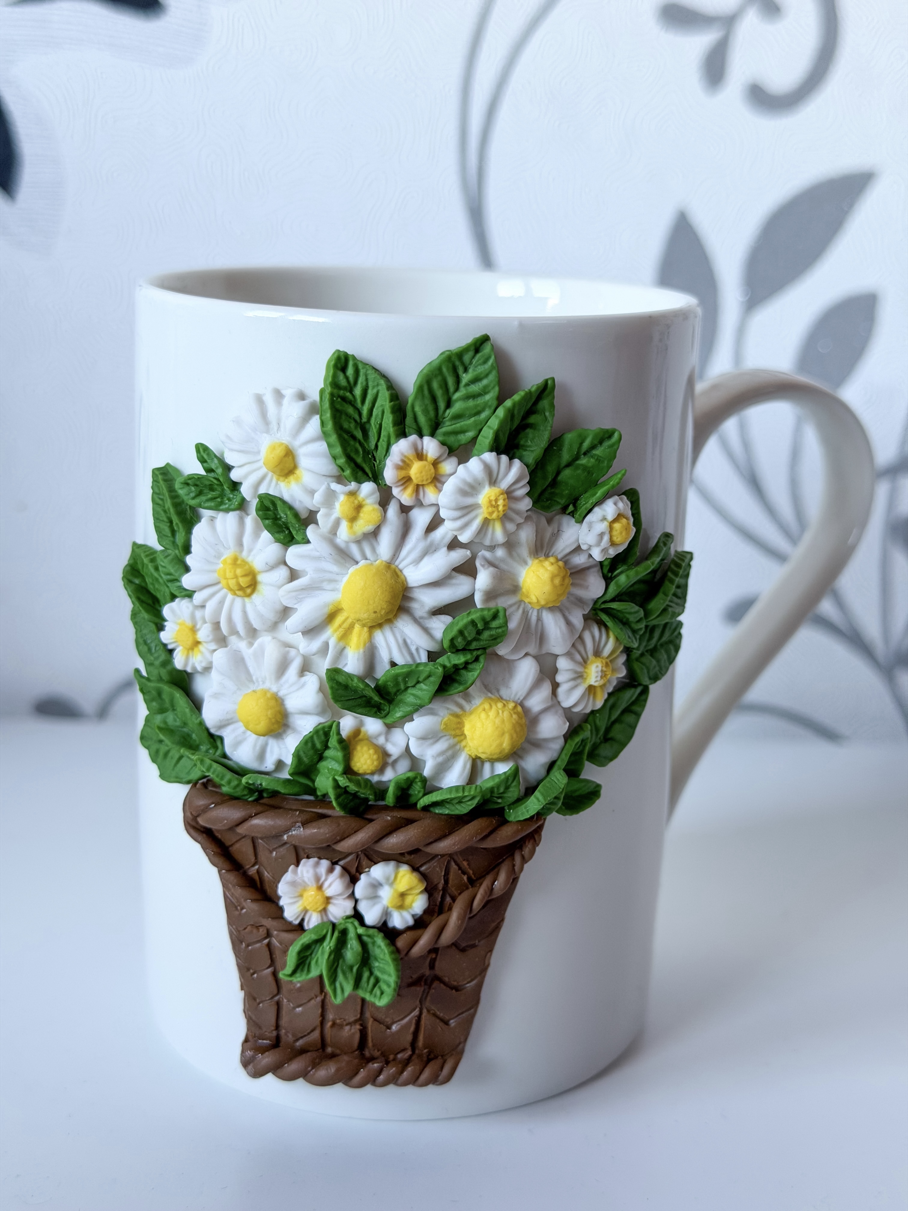 Dekoruotas puodelis “Ramunės”