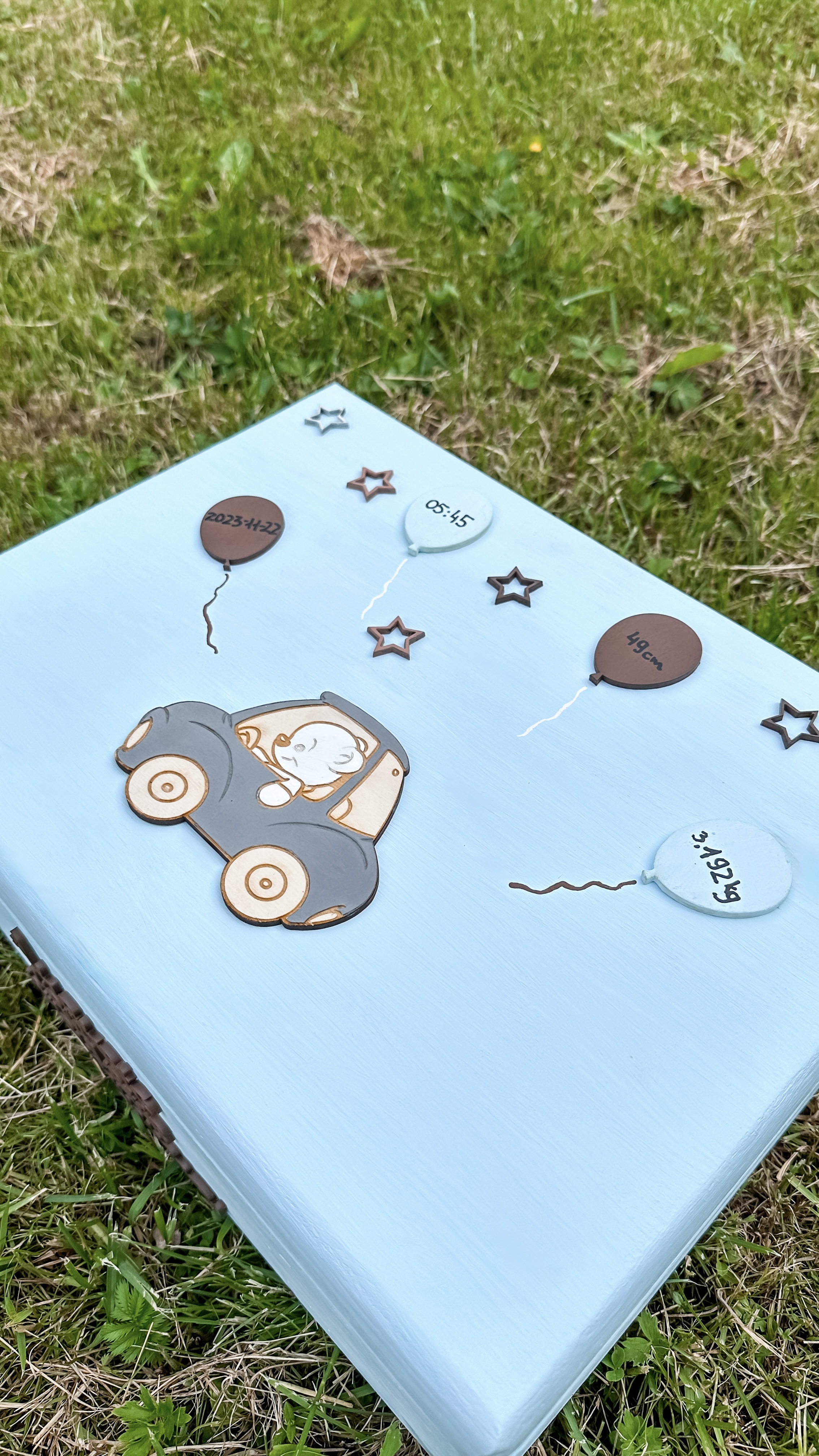 Dangaus spalvos vaikystės prisiminimų dėžutė