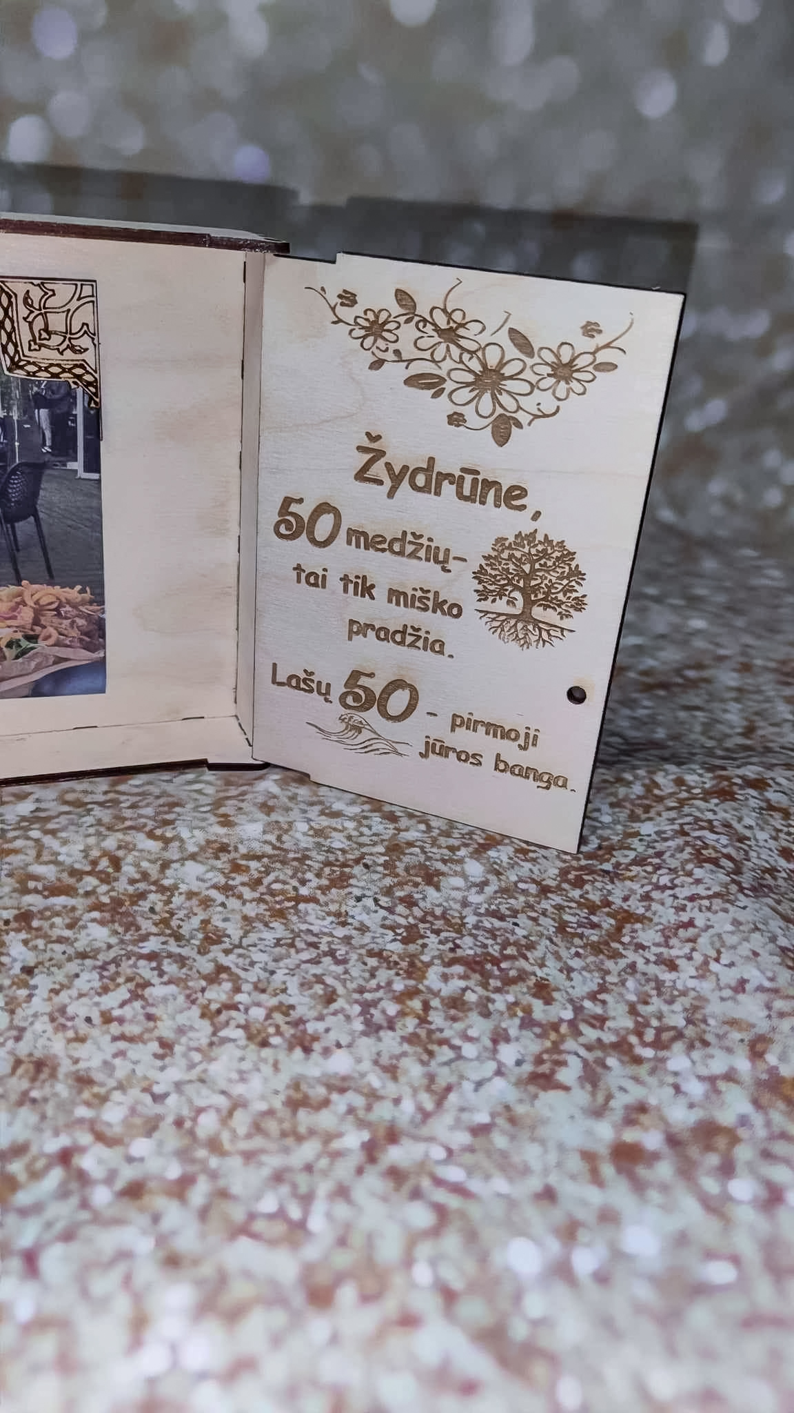 Sveikinimas dėžutėje