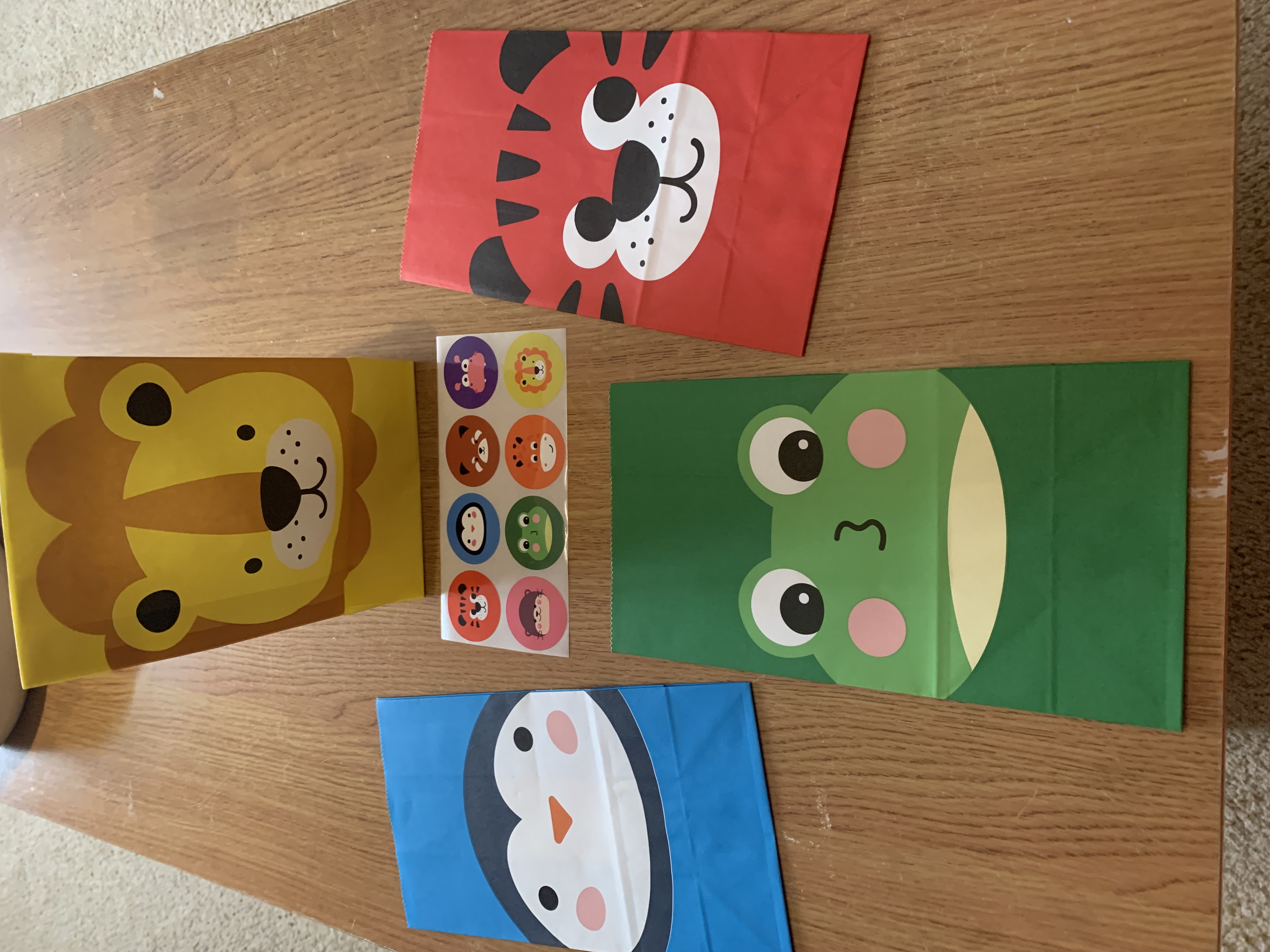 🩵Cute animal party bags with matching stickers🩵