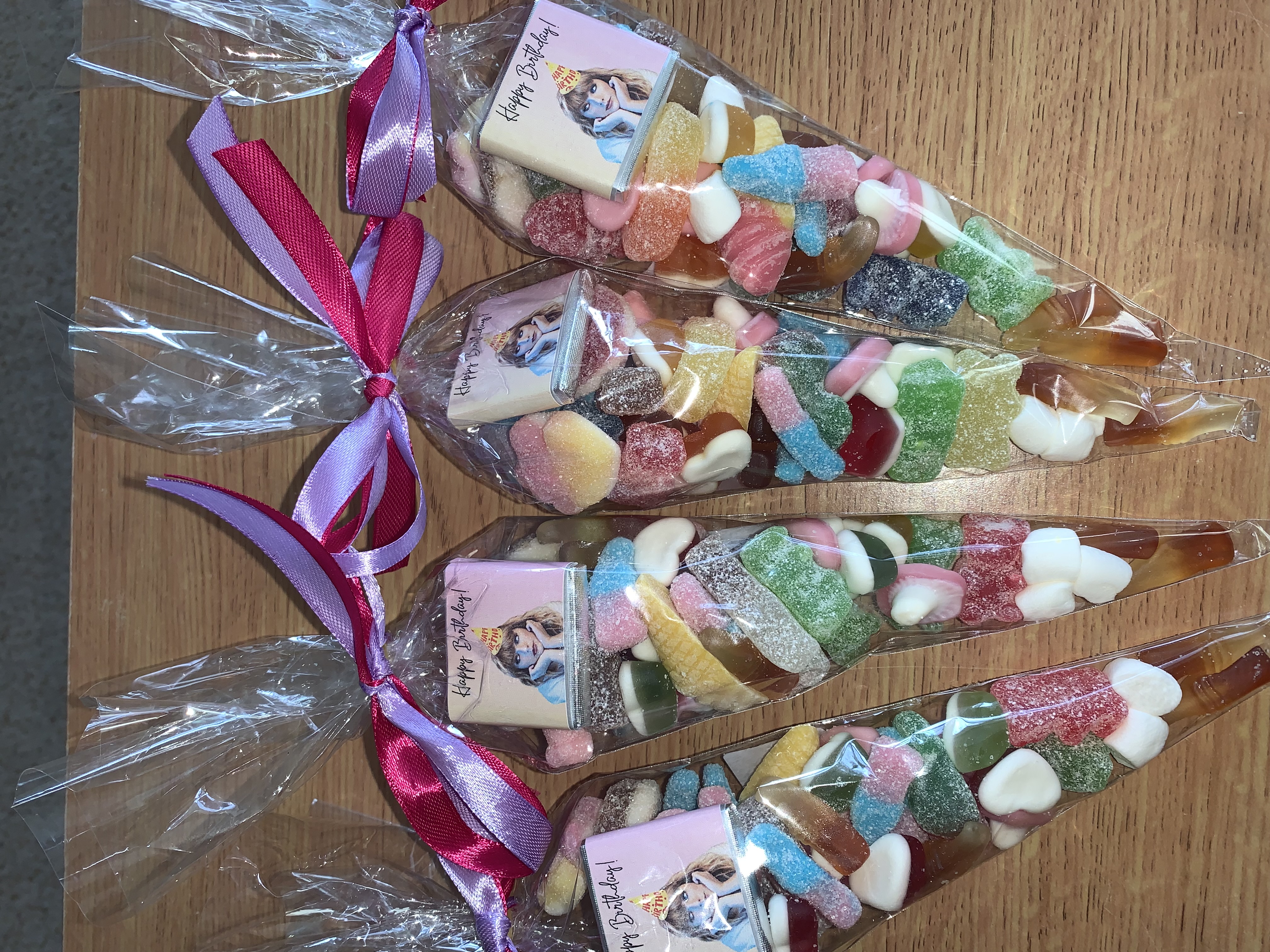 🩷Sweetcones for all occasions complete with associated small chocolate💜