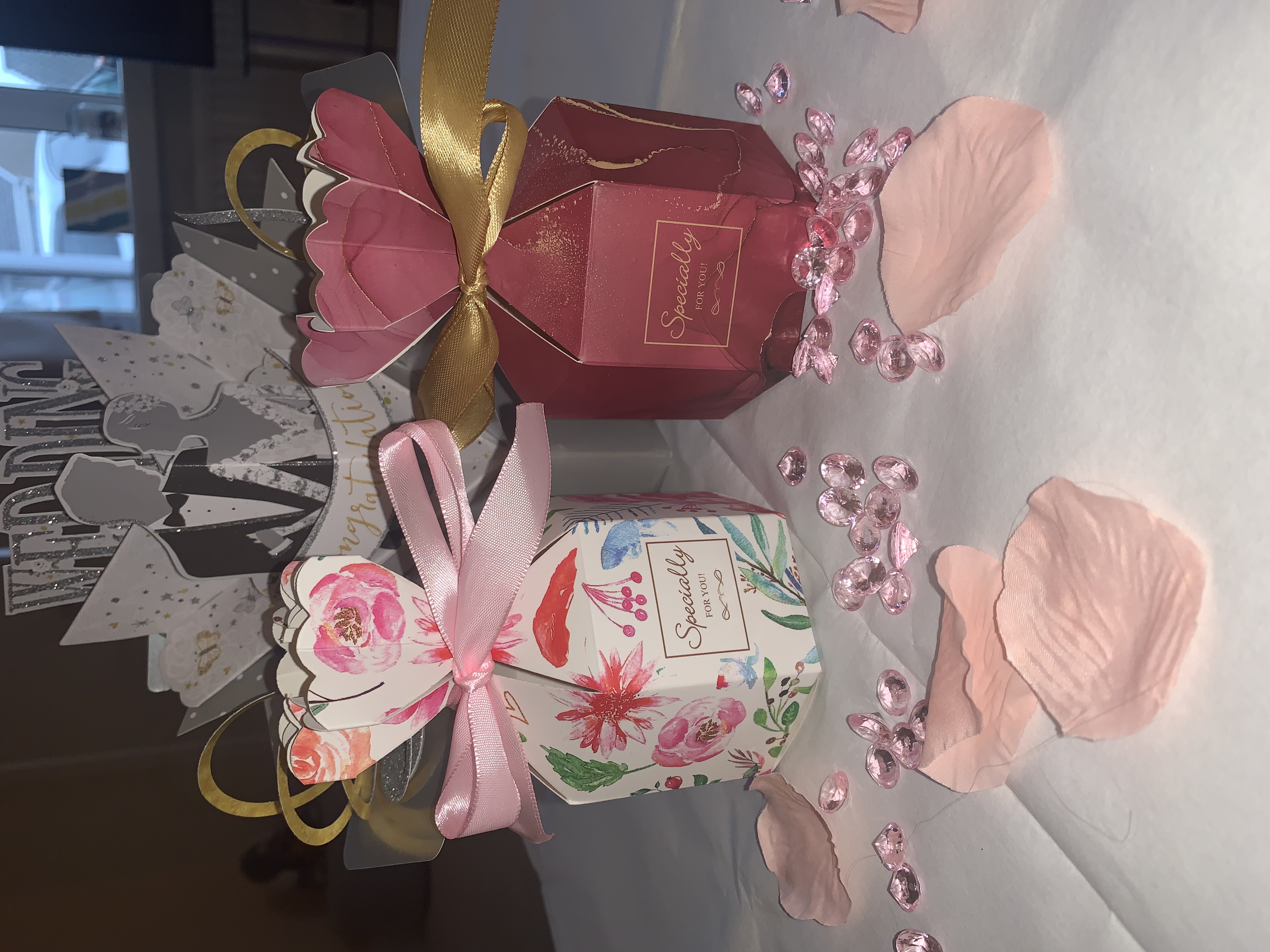 💜Pink Floral Favour Box With Beautiful Two Tone Pink Ribbon💜