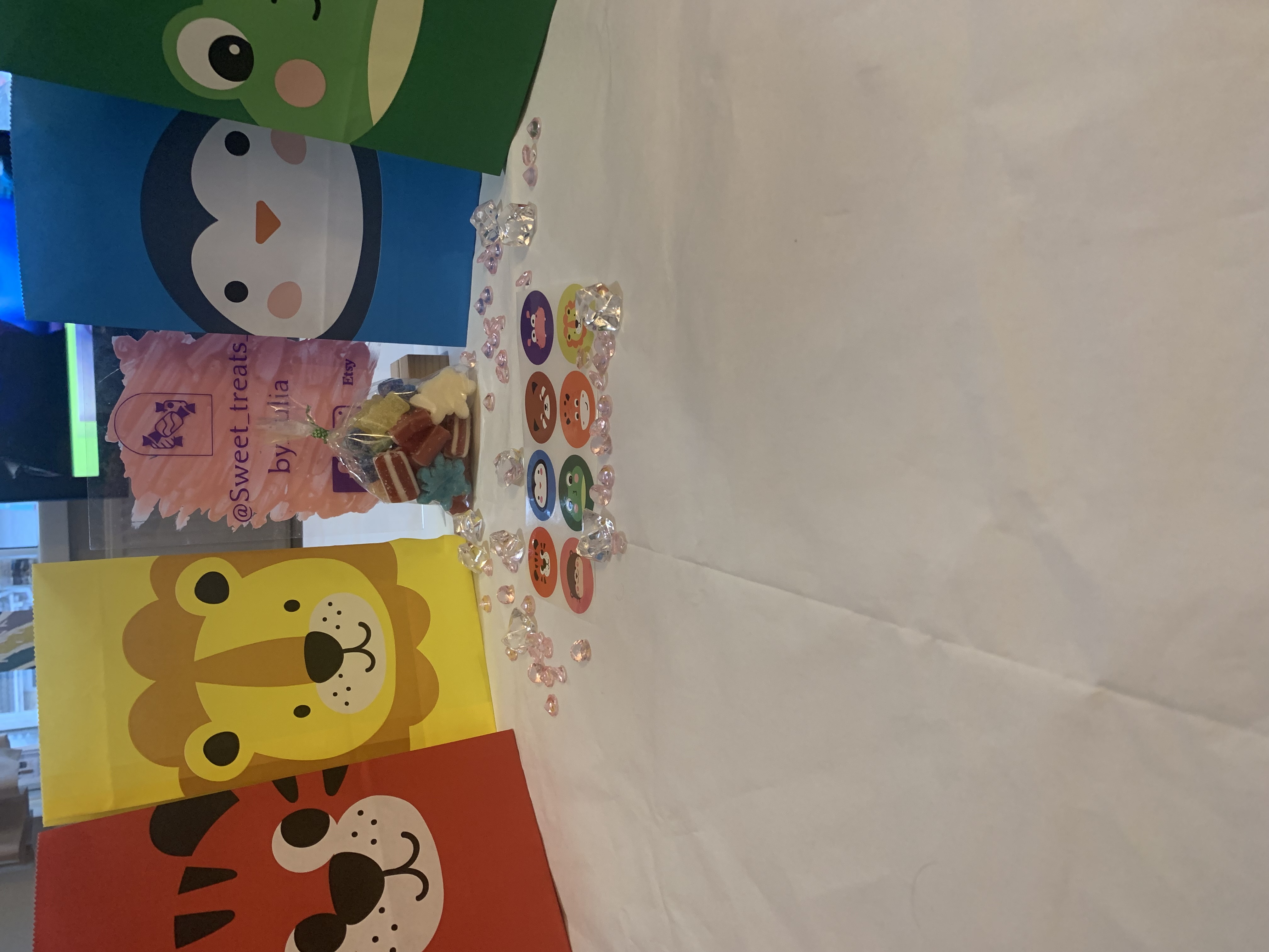🩵Cute animal party bags with matching stickers🩵