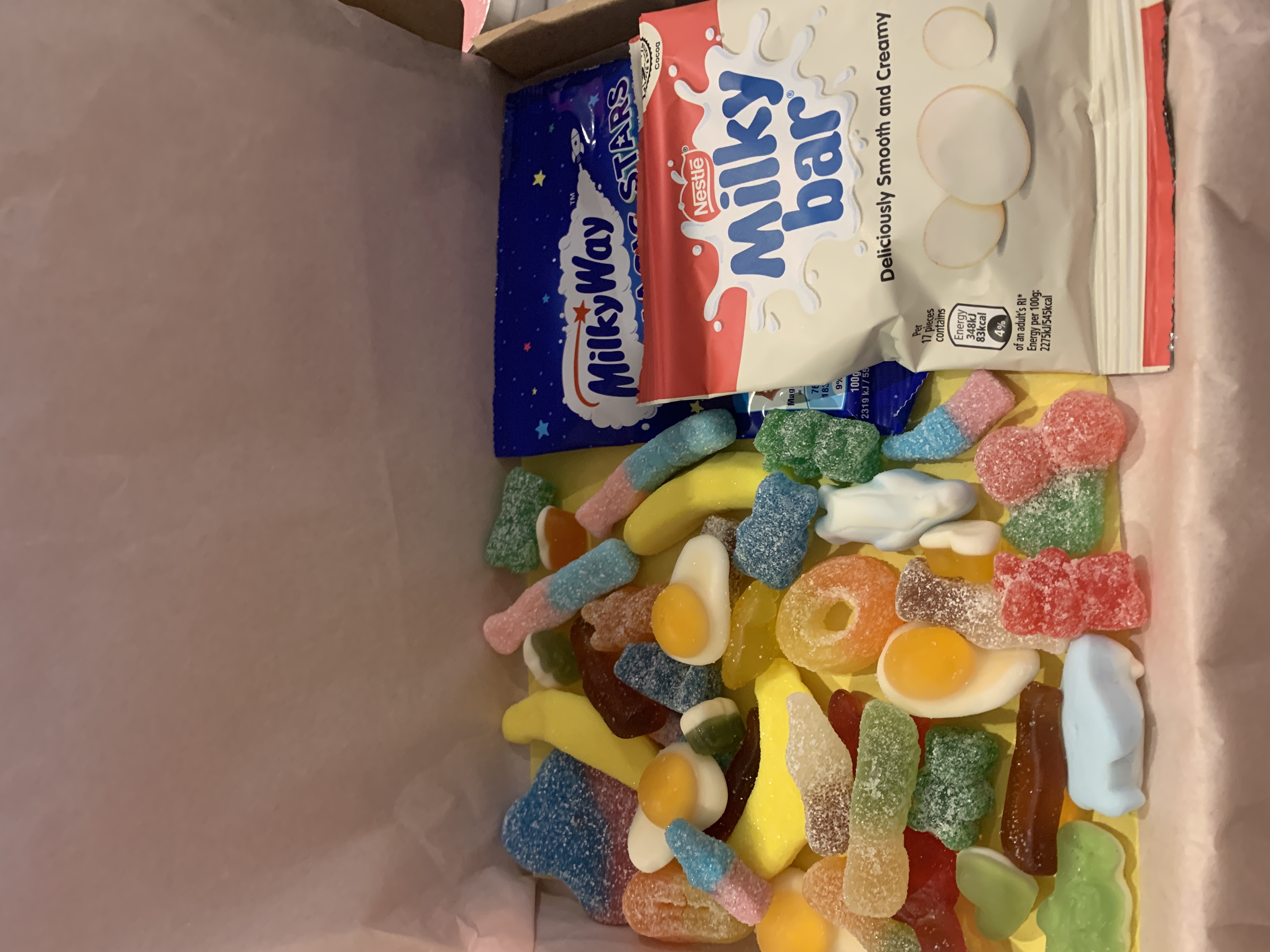 ❤️Munch Box complete with a variety of sweets❤️