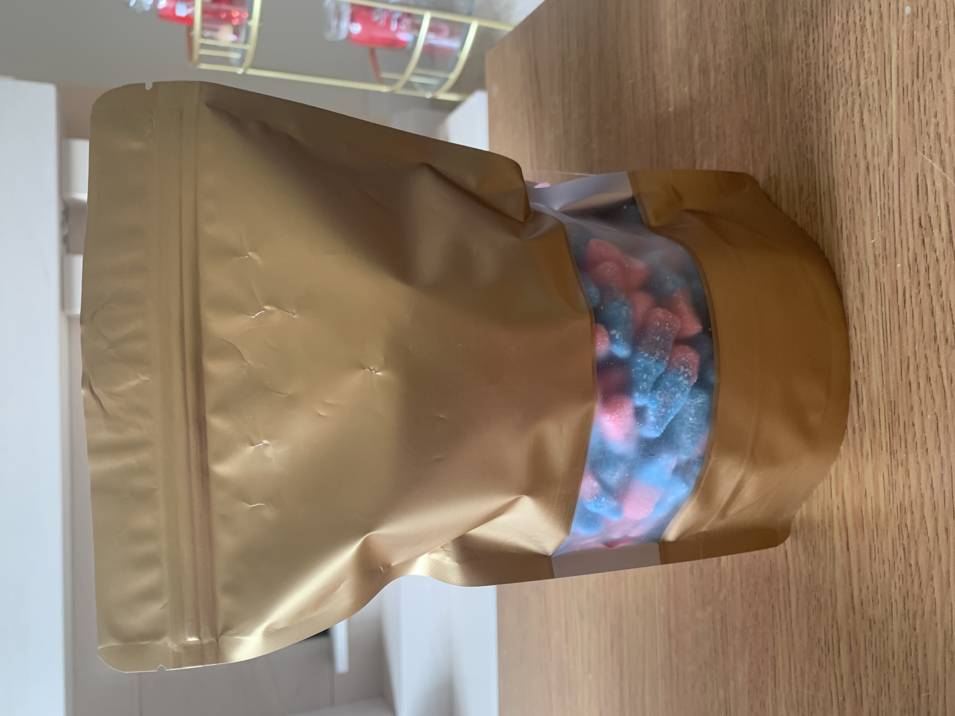 🧡Gold extra large pouch complete with sweets.🧡