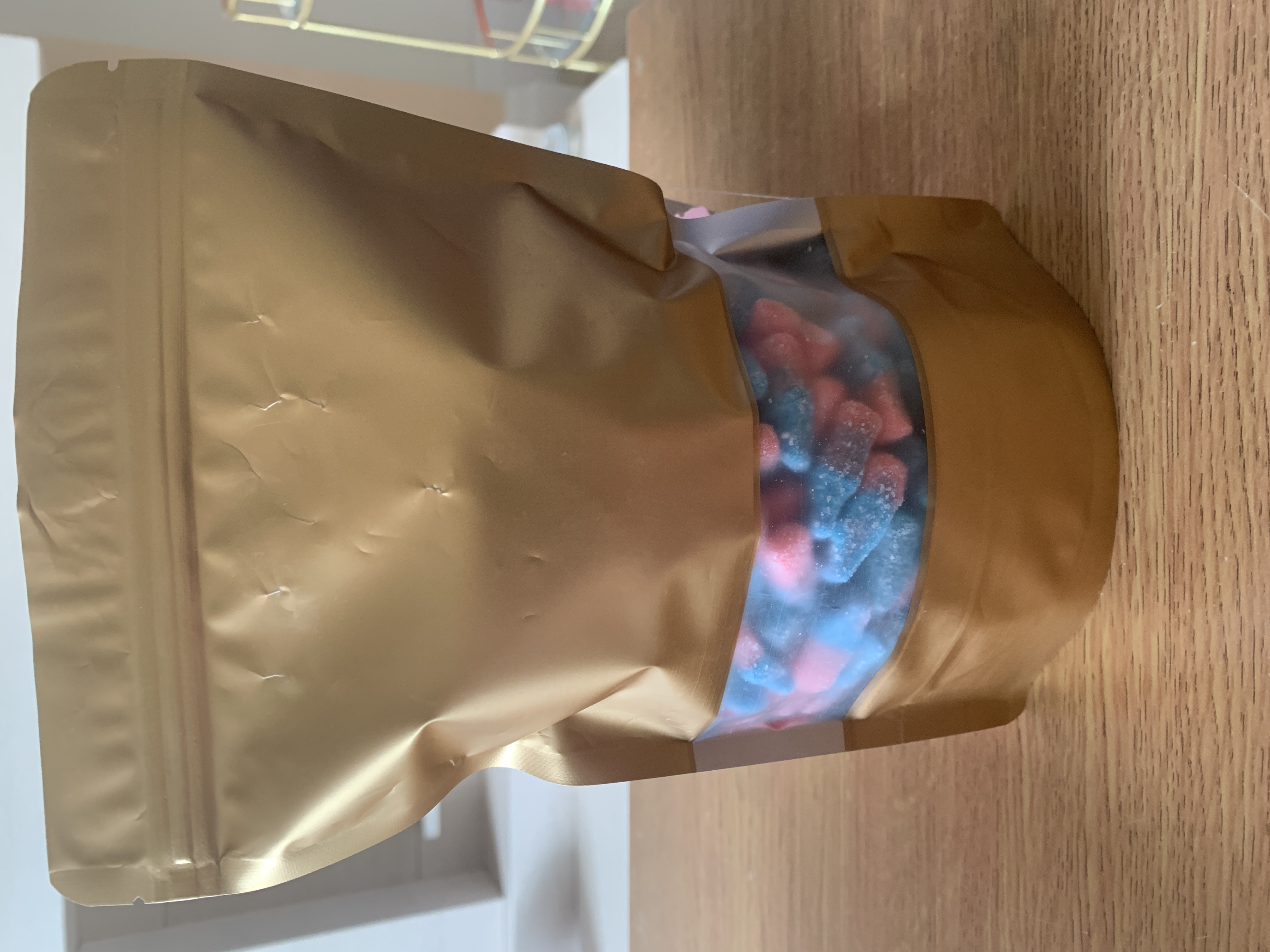 🧡Gold extra large pouch complete with sweets.🧡