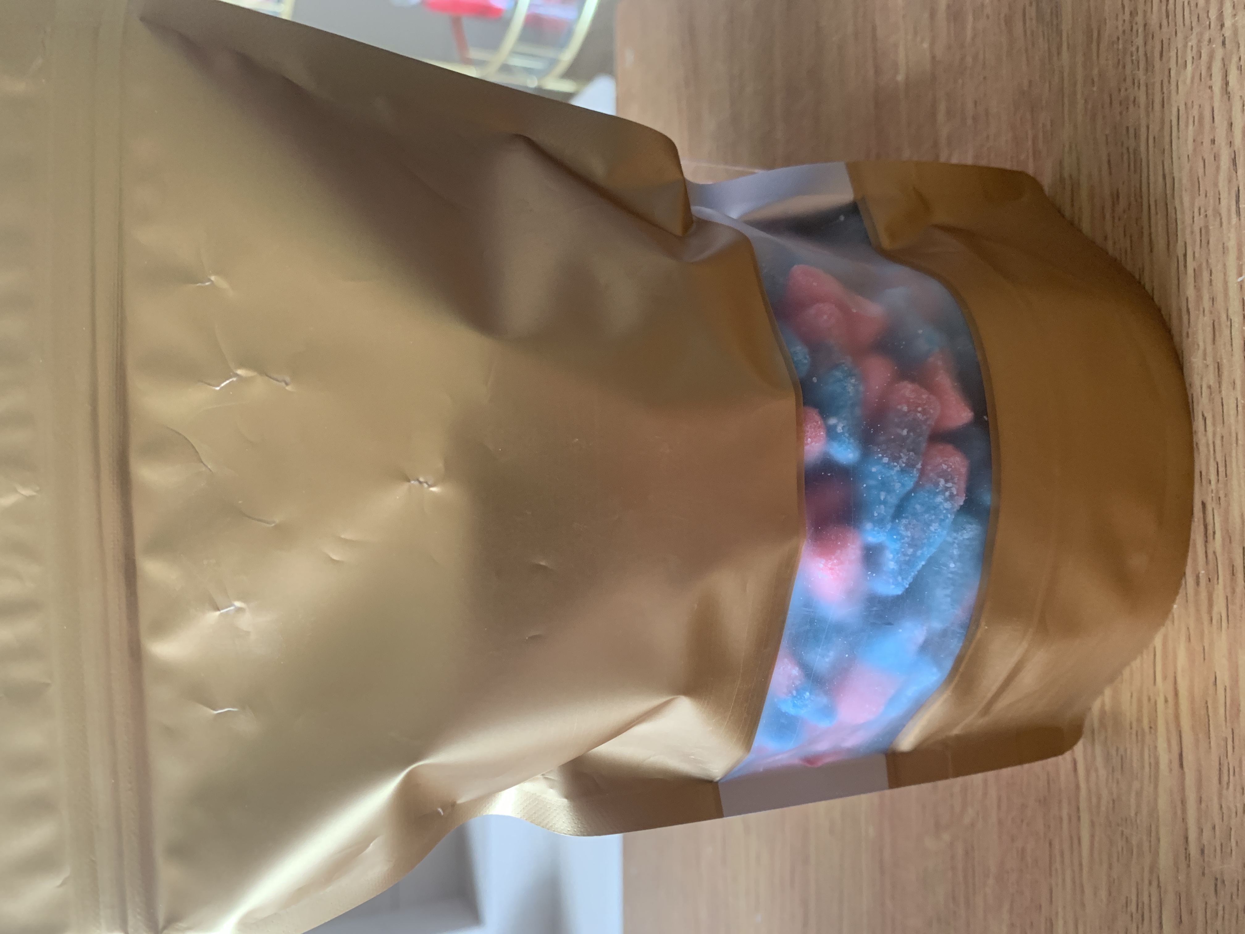 🧡Gold extra large pouch complete with sweets.🧡