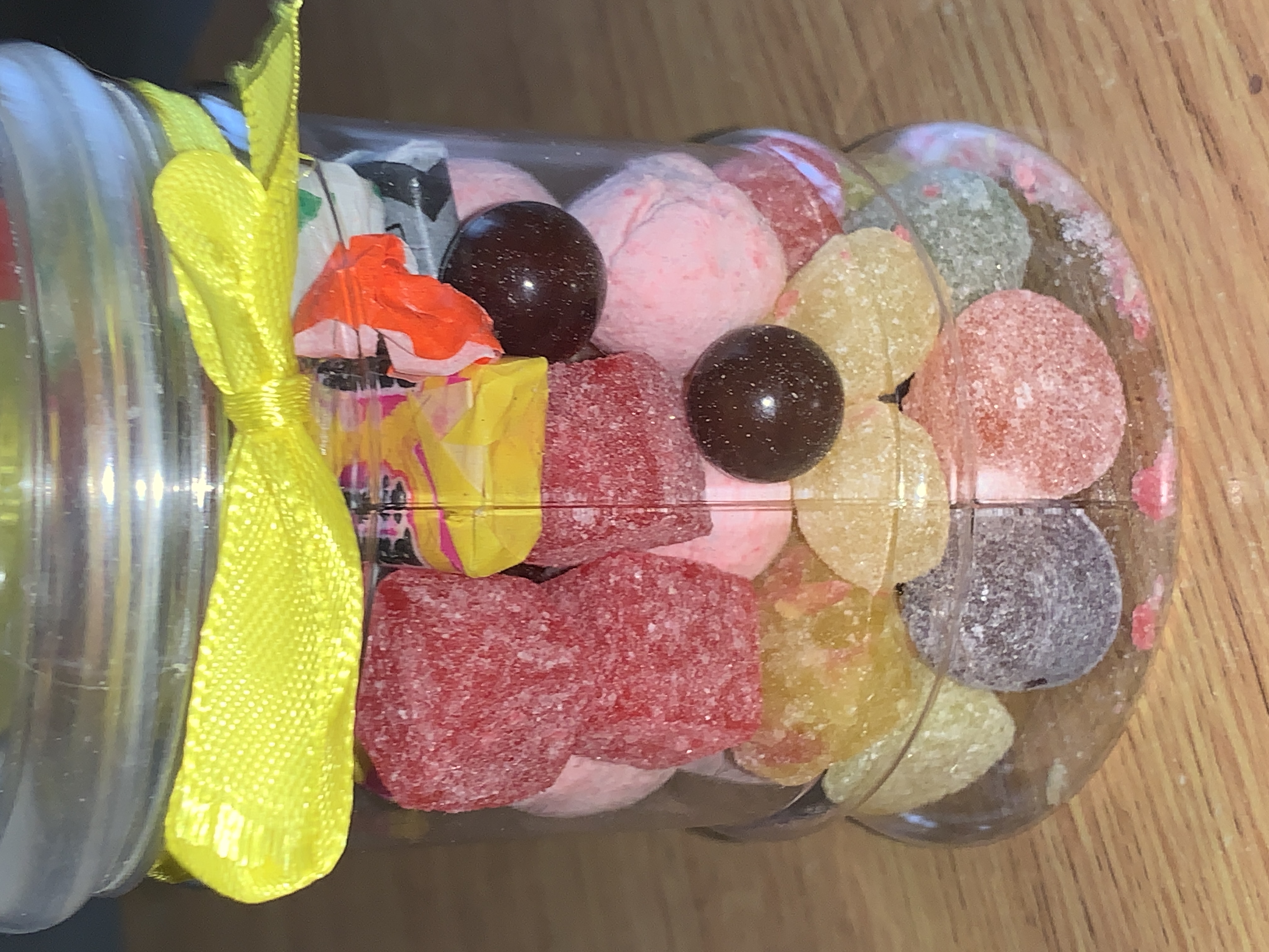 💛Victorian style plastic jar complete with sweets💛