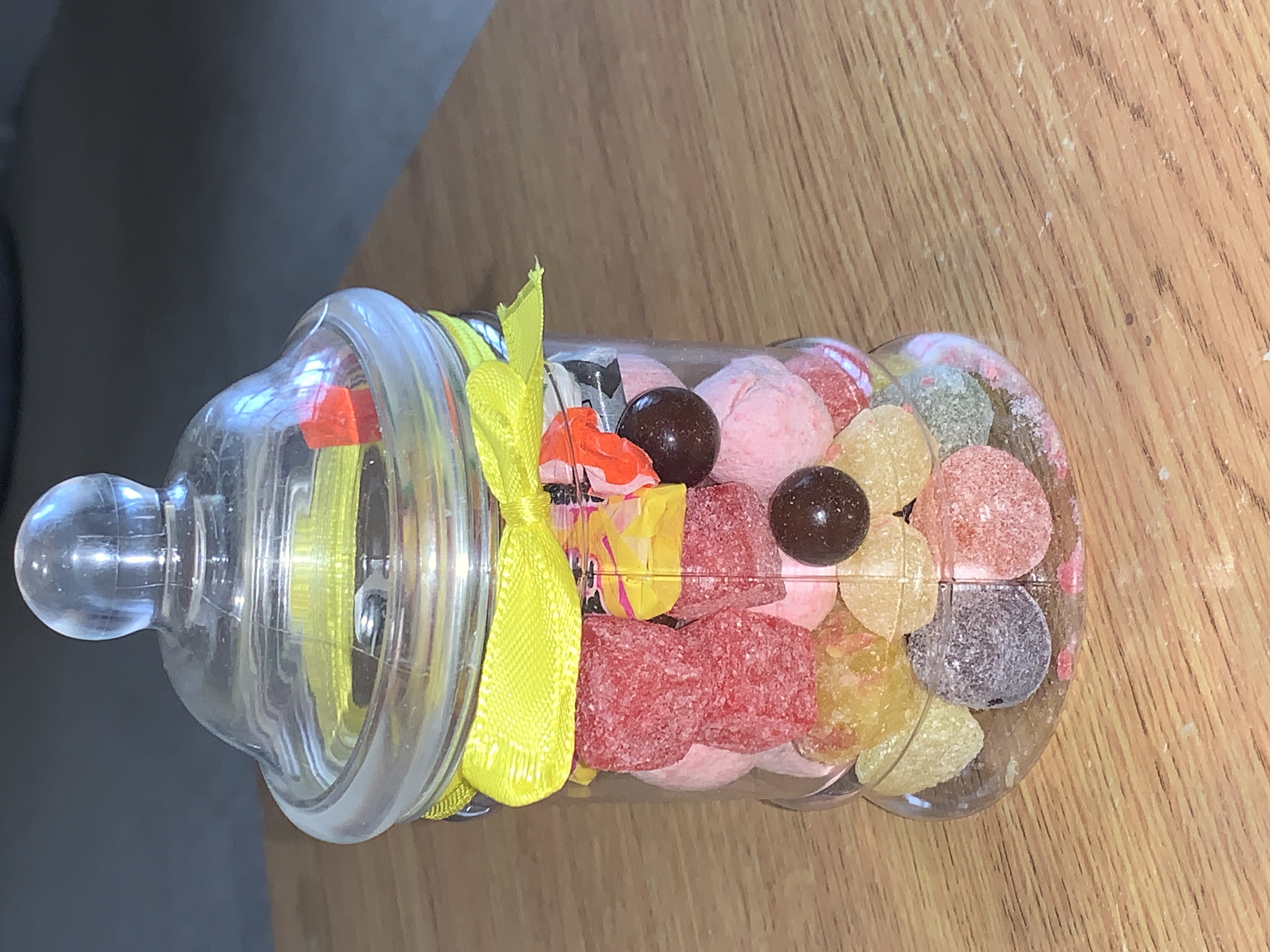 💛Victorian style plastic jar complete with sweets💛